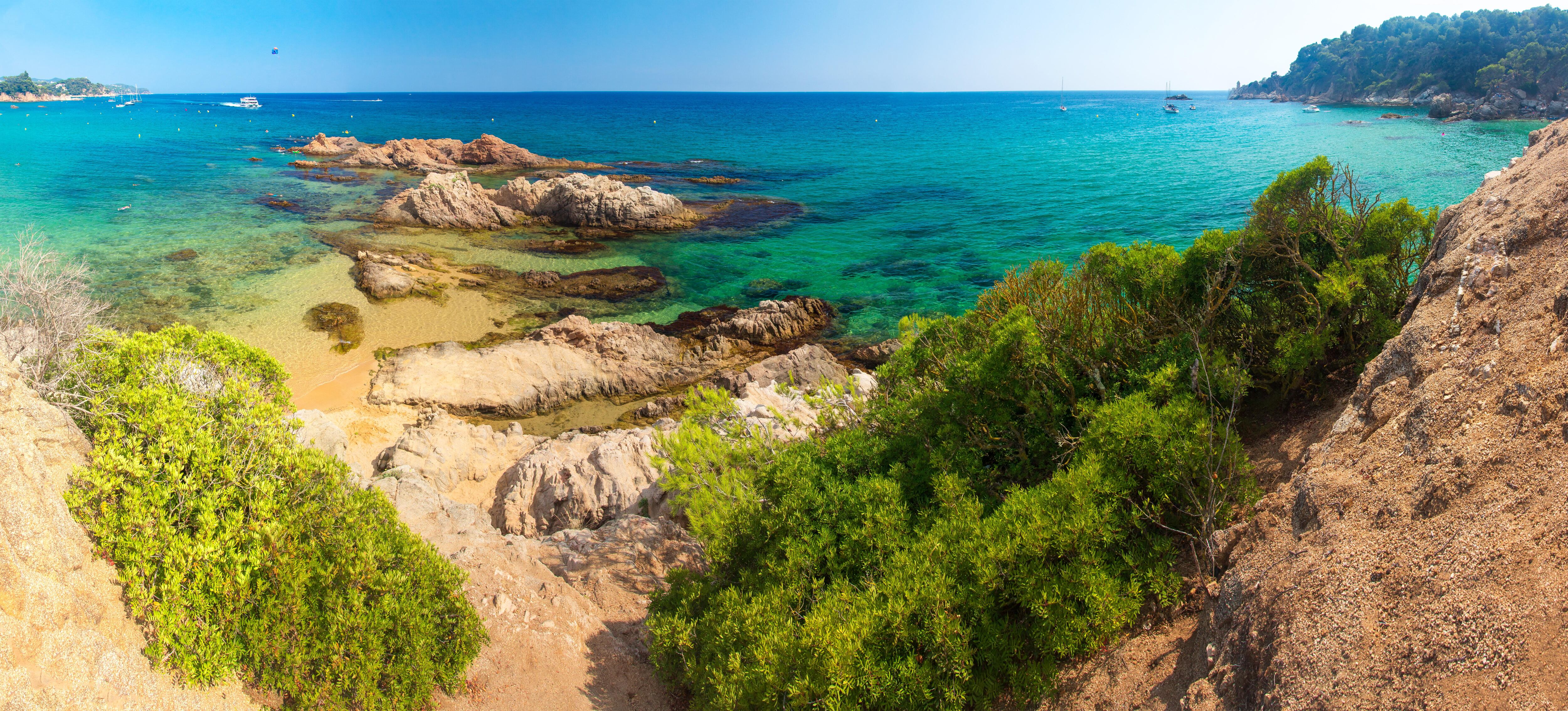 La Cala Treumal destaca por su entorno natural. (Shutterstock España)