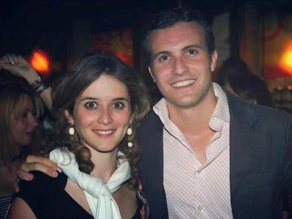 Dos jóvenes Isabel Díaz Ayuso y Pablo Casado