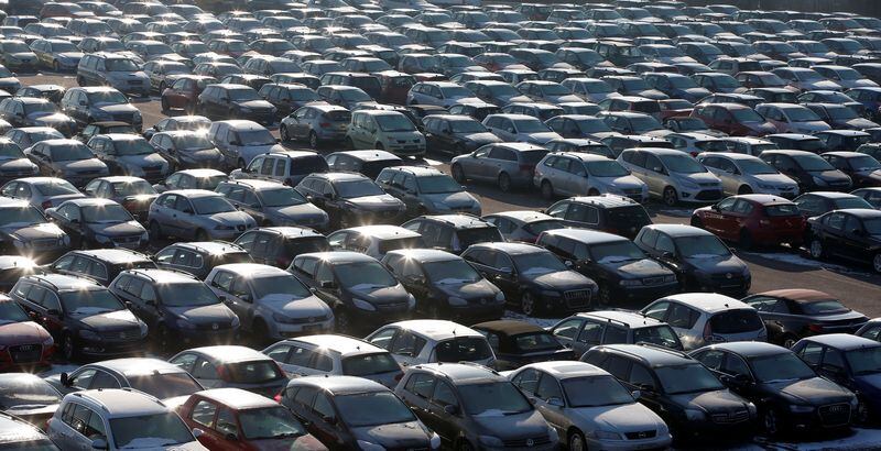 Coches de segunda mano (Fabrizio Bensch/REUTERS)