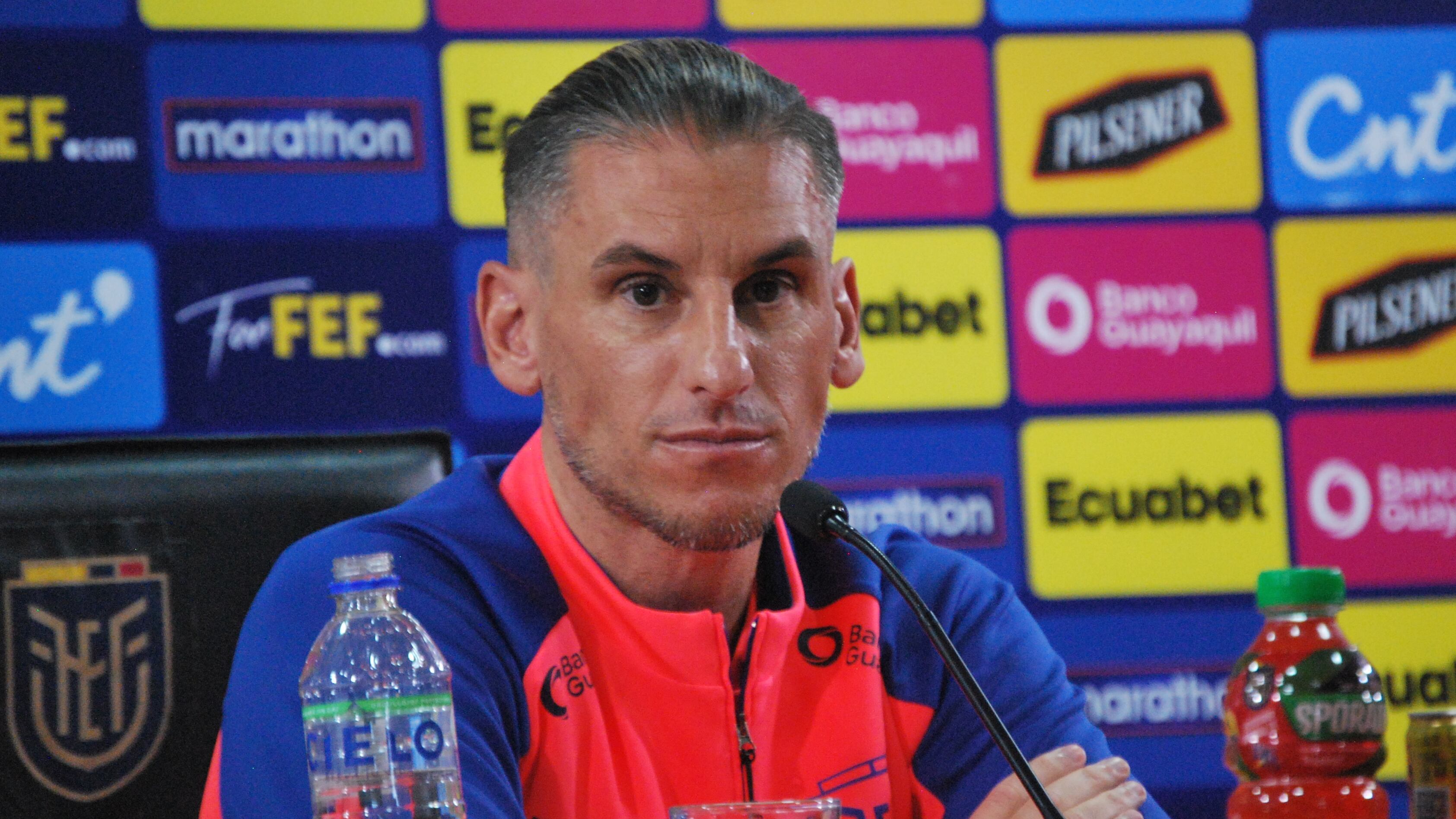 El entrenador de la selección de Ecuador, Sebastián Beccacece, durante una rueda de prensa en Quito (EFE/ Fernando Gimeno)