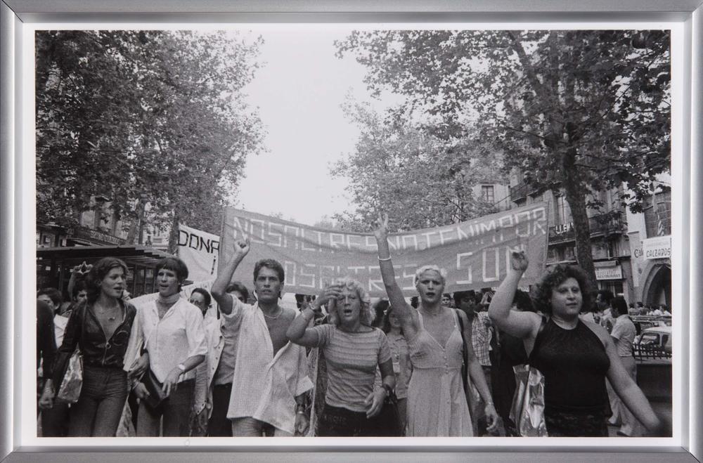 Foto de Isabel Steva Hernández ‘Colita’ del Orgullo de 1977 en Barcelona (Museo Reina Sofía)