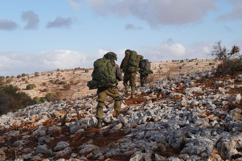 Tropas del ejército israelí avanzan sobre el sur del Líbano para atacar al grupo terrorista Hezbollah