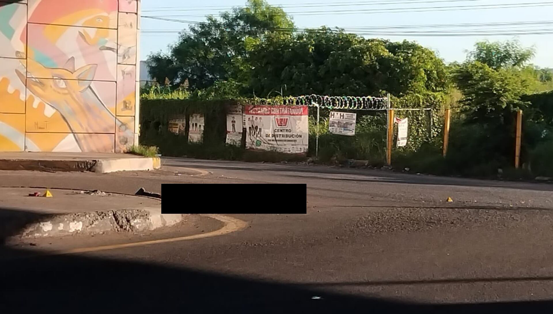 Tres personas fueron ubicadas bajo el puente de La Costerita. (X/@calvariae_locus)