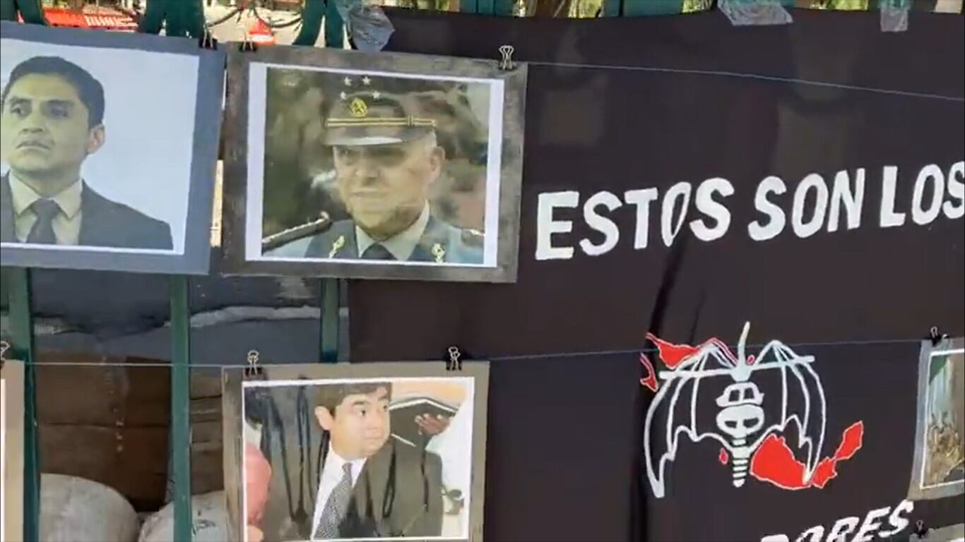 Ayotzinapa-43 normalistas-plantón-campo militar-México-25 de septiembre