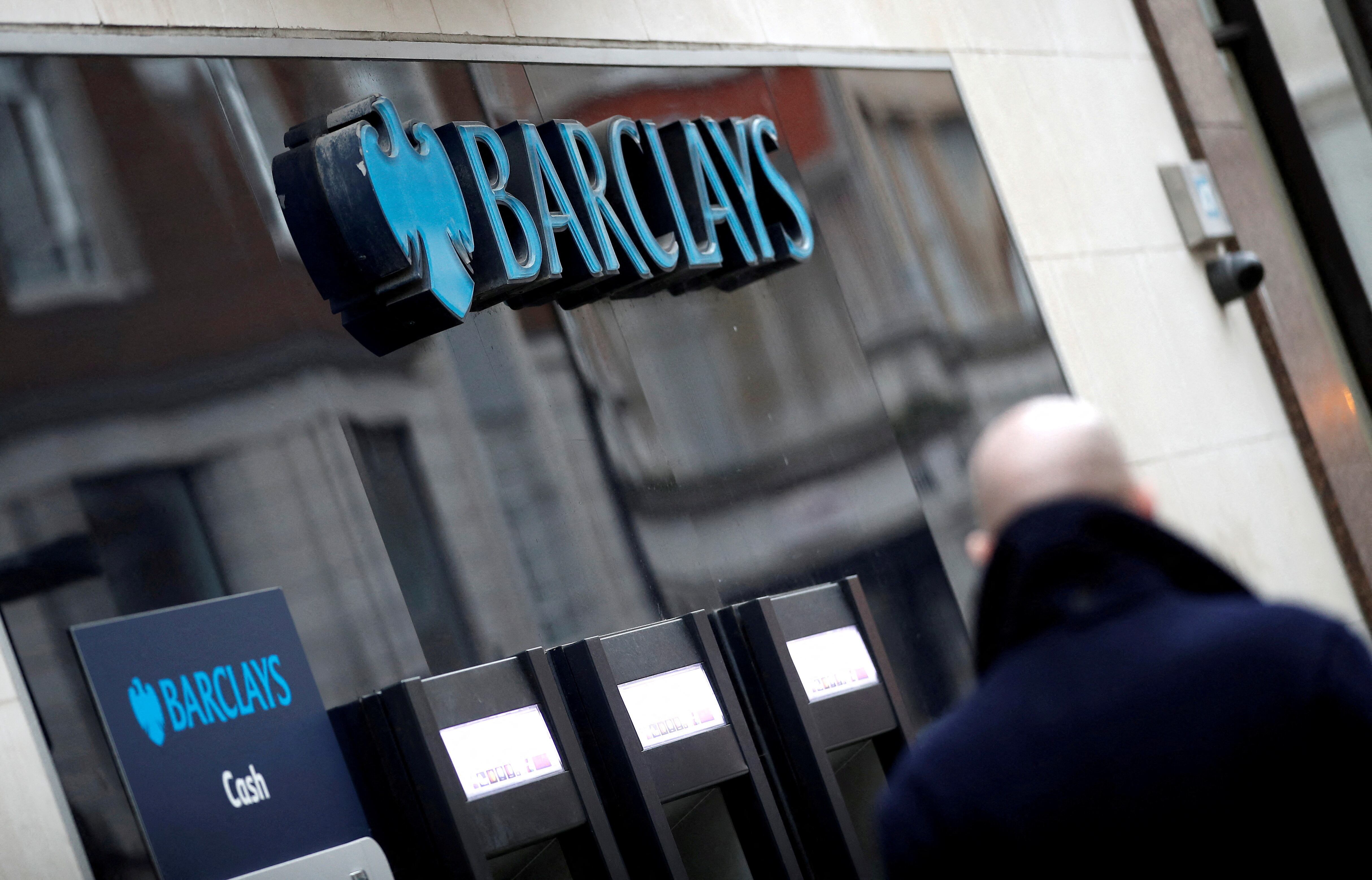 El banco Barclays destacó que “para fin de julio está prevista una hoja de ruta para la liberalización del tipo de cambio, en la que la flexibilización de los controles de capital comenzará por los más distorsivos” (Reuters)