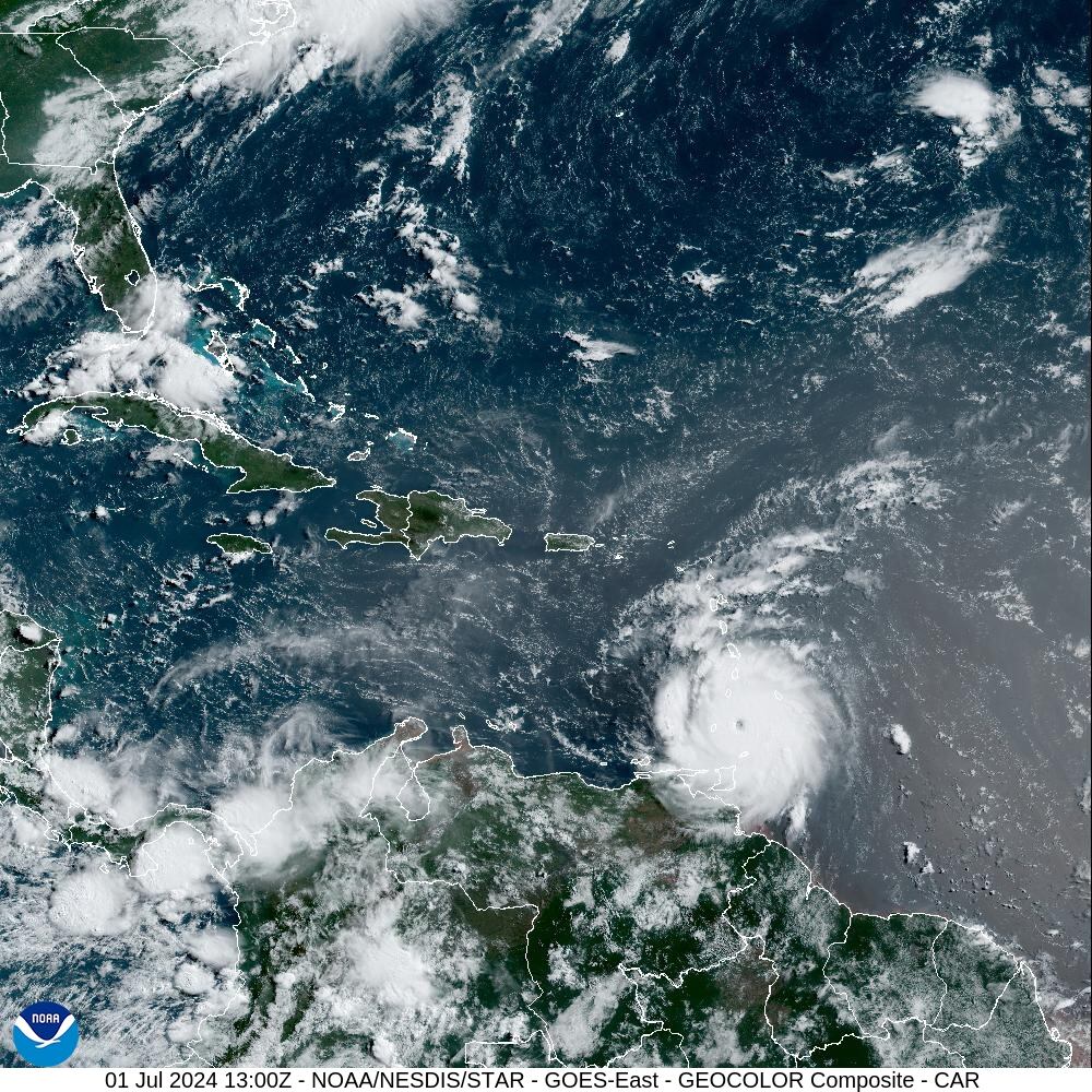 Vista satélite del Huracán Beryl categoría 3