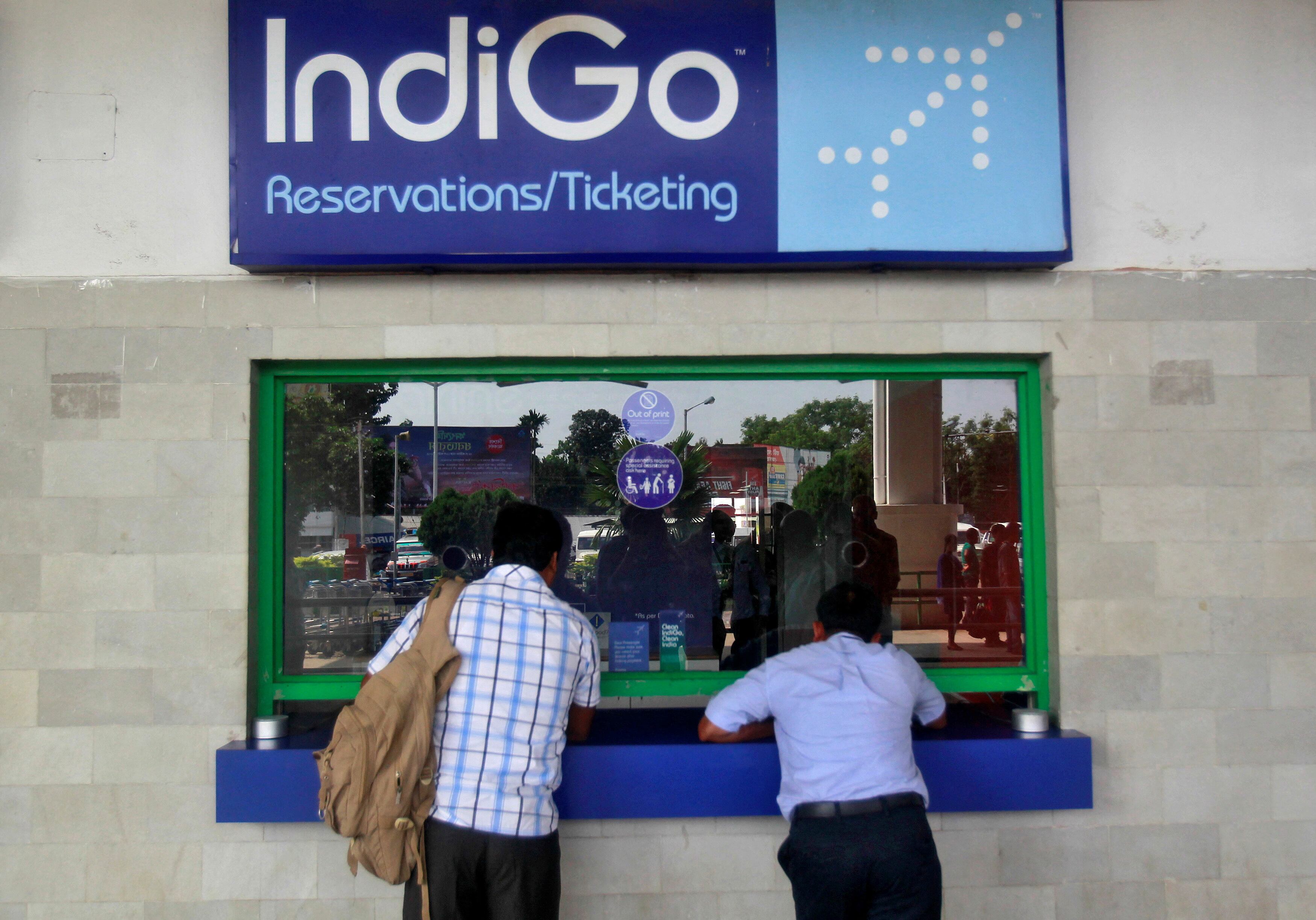 "IndiGo se enorgullece de anunciar la introducción de una nueva función que tiene como objetivo hacer que la experiencia de viaje sea más cómoda para nuestras pasajeras", afirma la aerolínea (REUTERS/Jayanta Dey/File Photo)