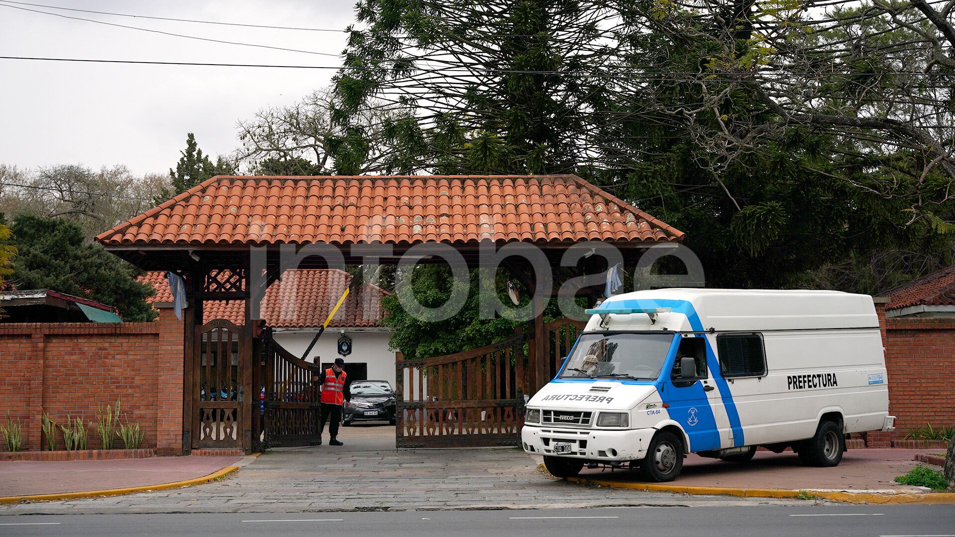 protestas-de-policias-frente-a-la-quinta-de-olivos