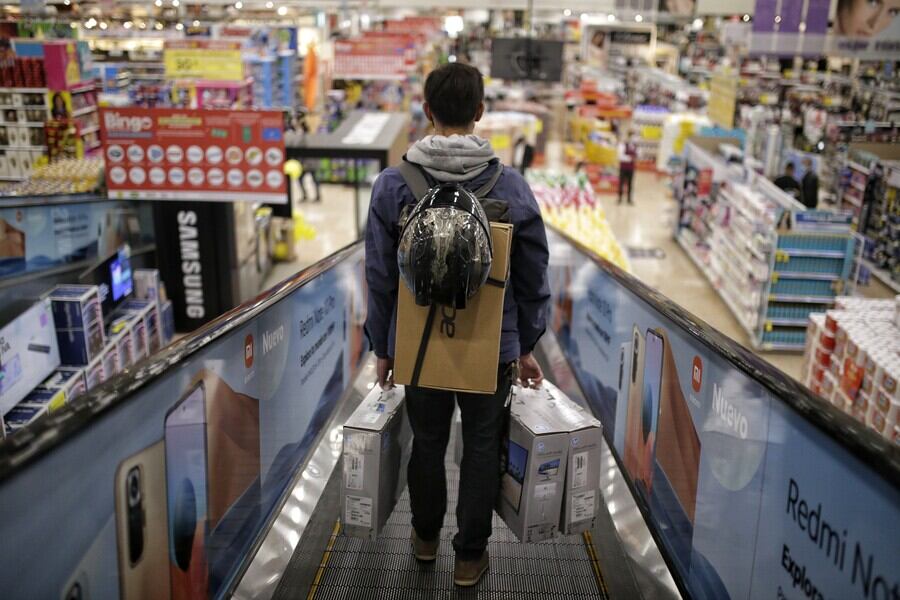 Compras durante el Día sin IVA de 2021. Foto: (Colprensa-Sergio Acero)