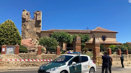 La torre de la iglesia de Villaturiel (León) se derrumba justo un día antes que comenzaran las obras de restauración
