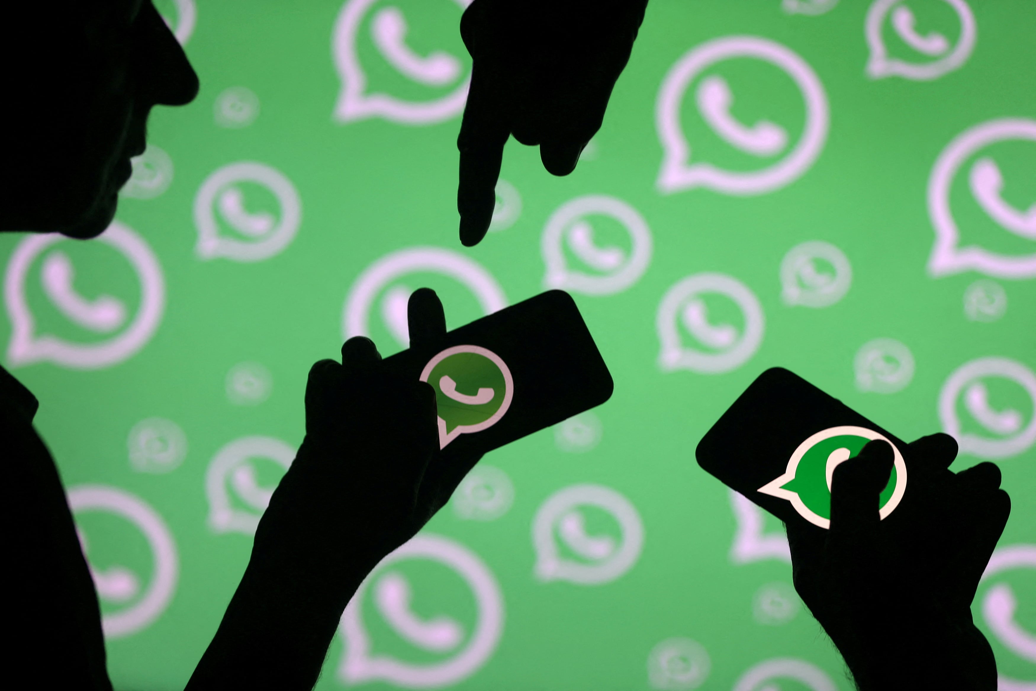 WhatsApp tiene habilitada una función que descarga automáticamente un archivo. (Foto: REUTERS/Dado Ruvic/File Photo)