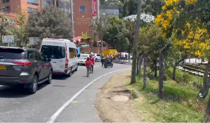 Continúan los cierres viales por manifestaciones en Bogotá - crédito @BogotaTransito/X