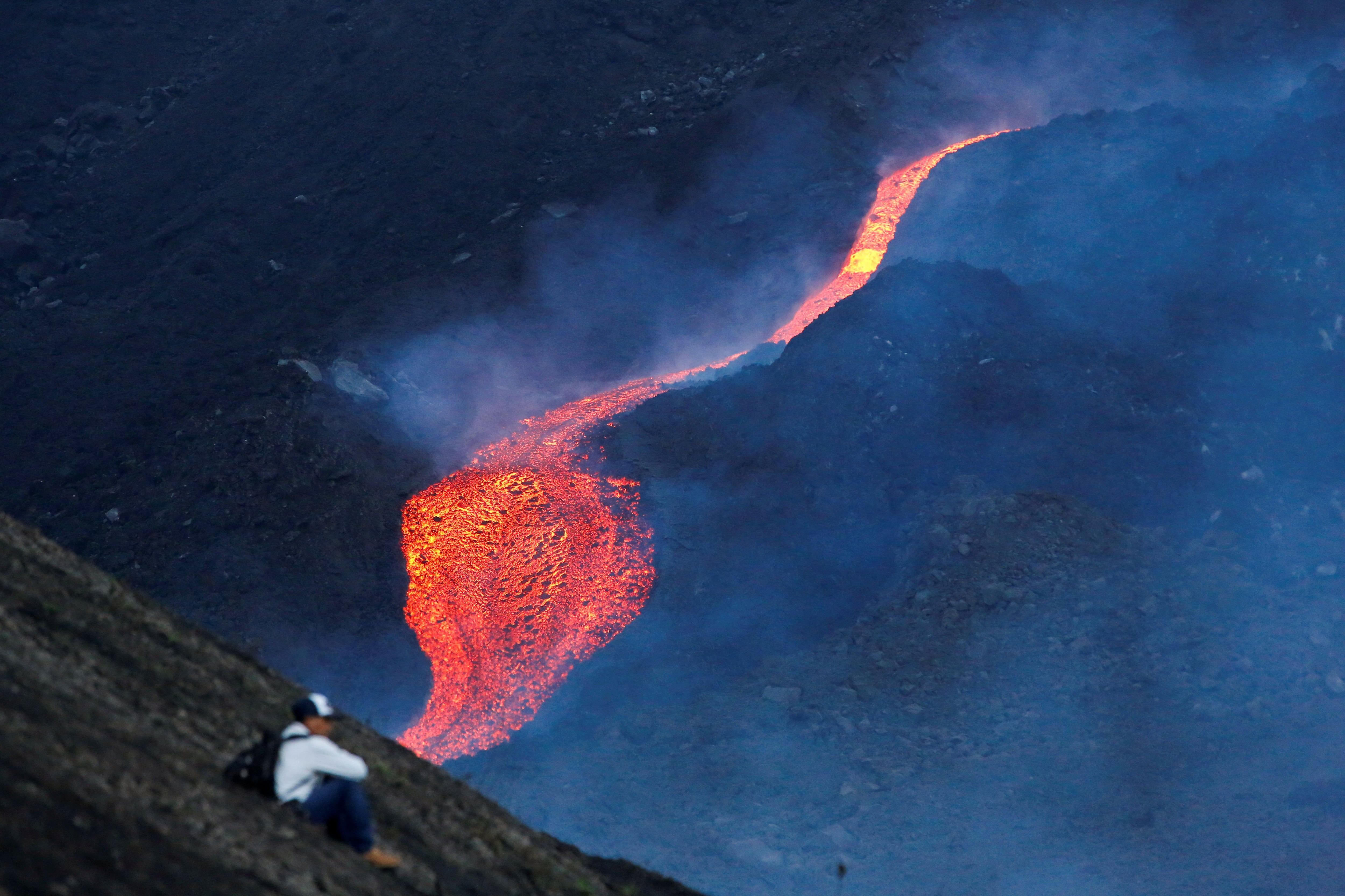 El volcán de Pacaya está ubicado entre los municipios de San Vicente Pacaya del departamento de Escuintla, Amatitlán y Villa Canales del departamento de Guatemala. (Reuters/Luis Echeverría)