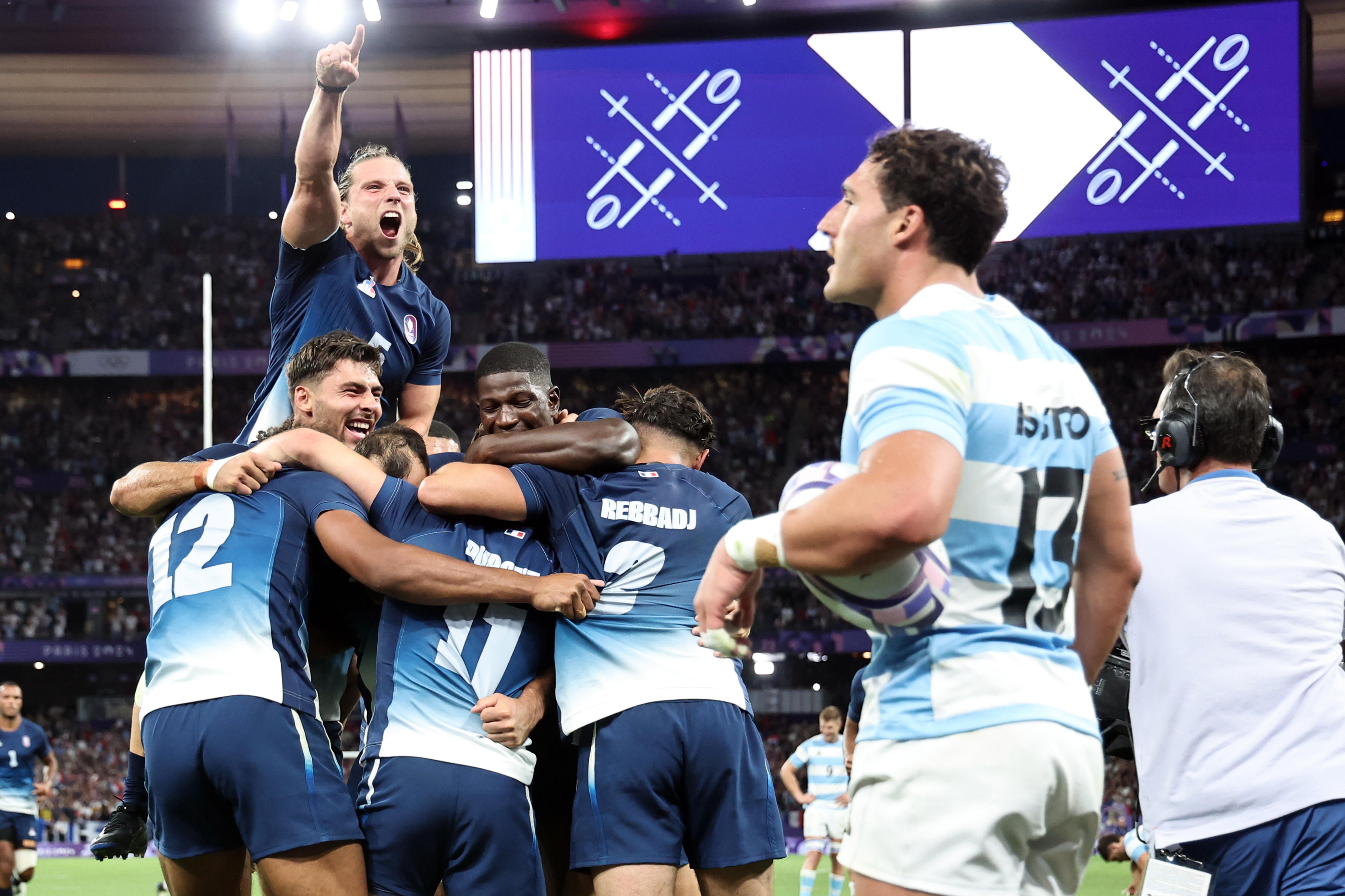 Los jugadores de Francia celebran su victoria ante Argentina. EFE/EPA/CHRISTOPHE PETIT TESSON 