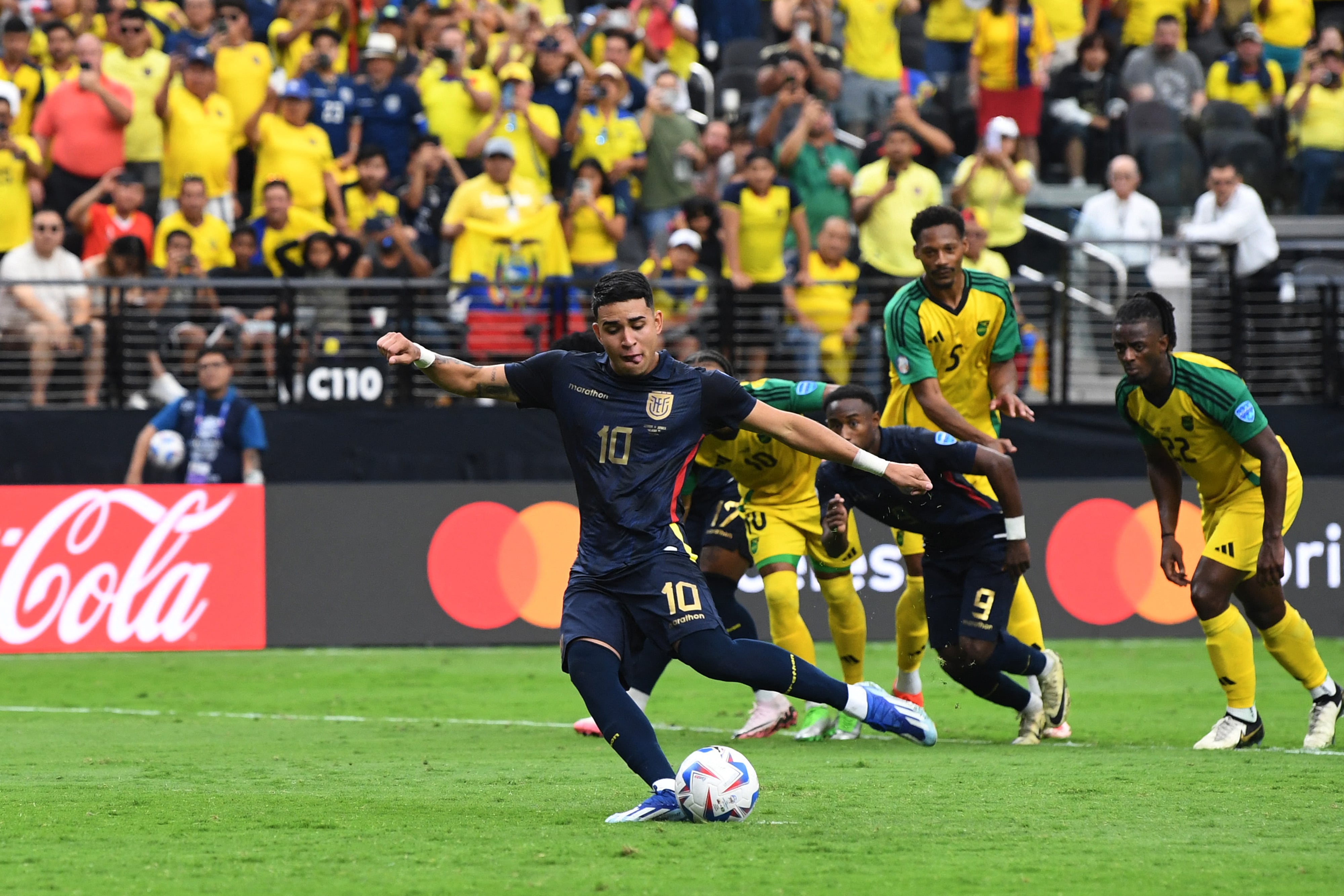 Kendry Páez remató con izquierda para vencer al portero jamaiquino en duelo por Copa América 2024.