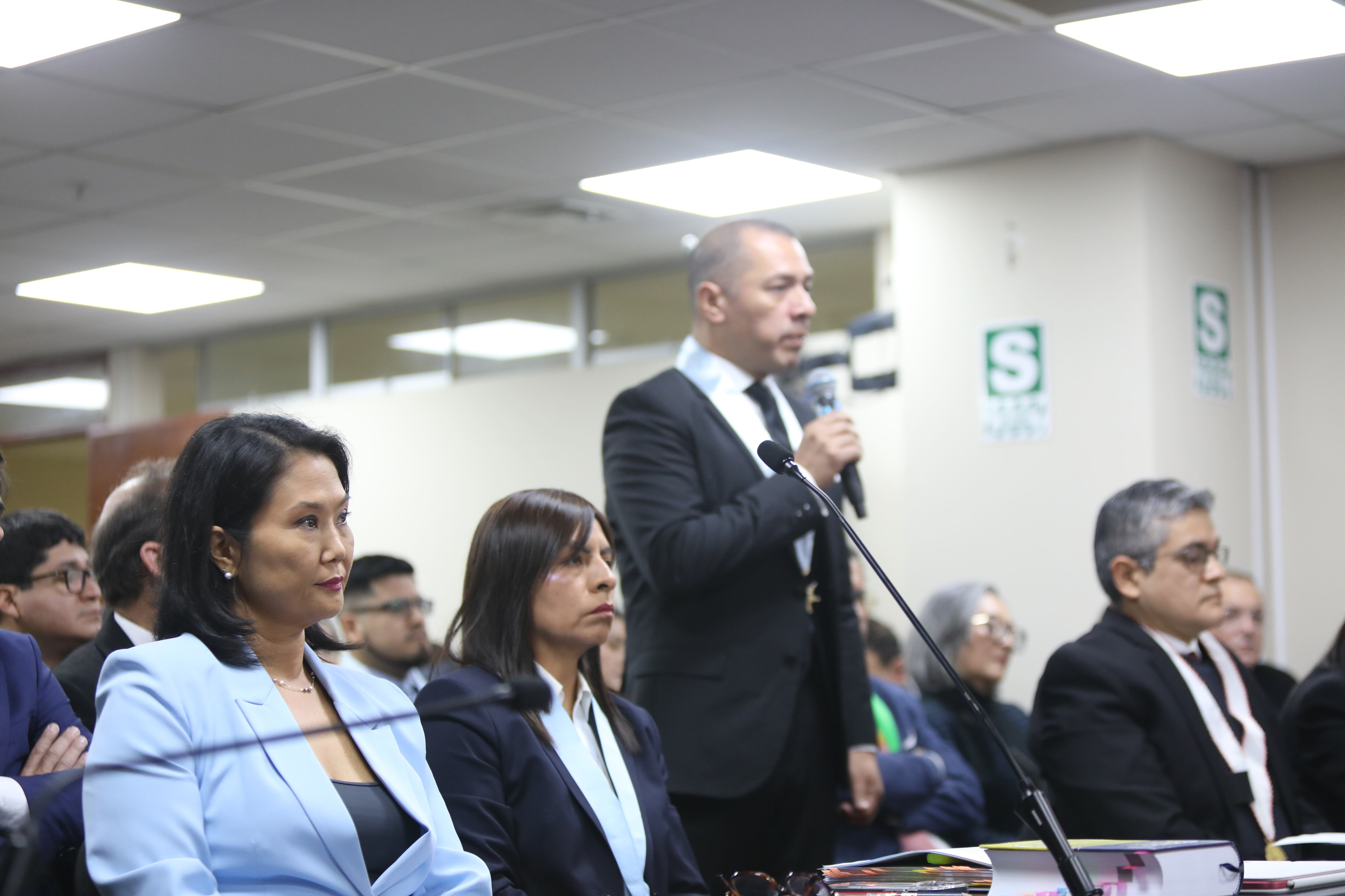 Detalles, incidencias, y personajes durante el primer día del juicio contra Keiko Fujimori y Fuerza Popular por el Caso Cócteles. Poder Judicial