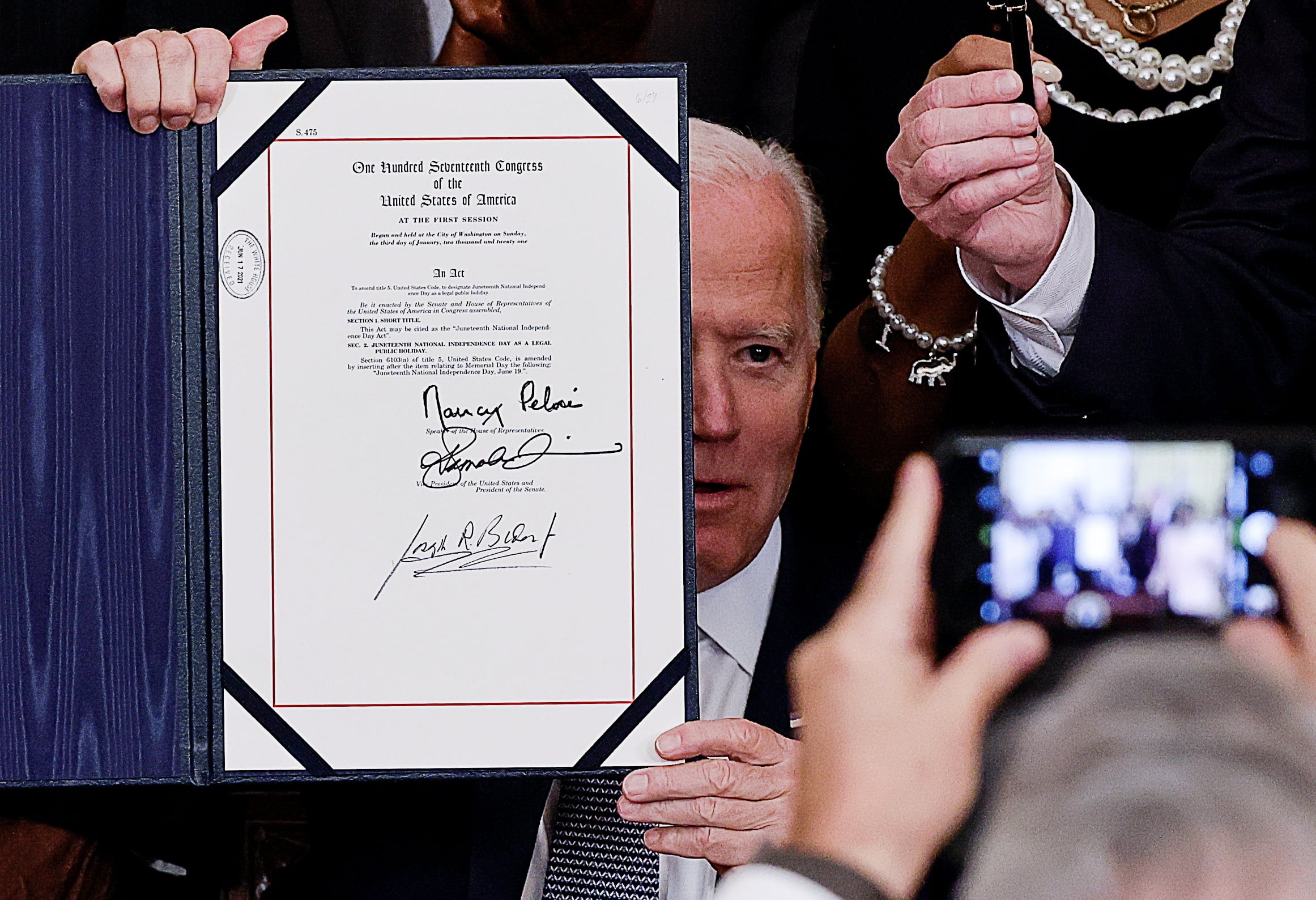 En 2021, el presidente Biden proclamó Juneteenth como fiesta federal en todo Estados Unidos. (REUTERS/Carlos Barria)