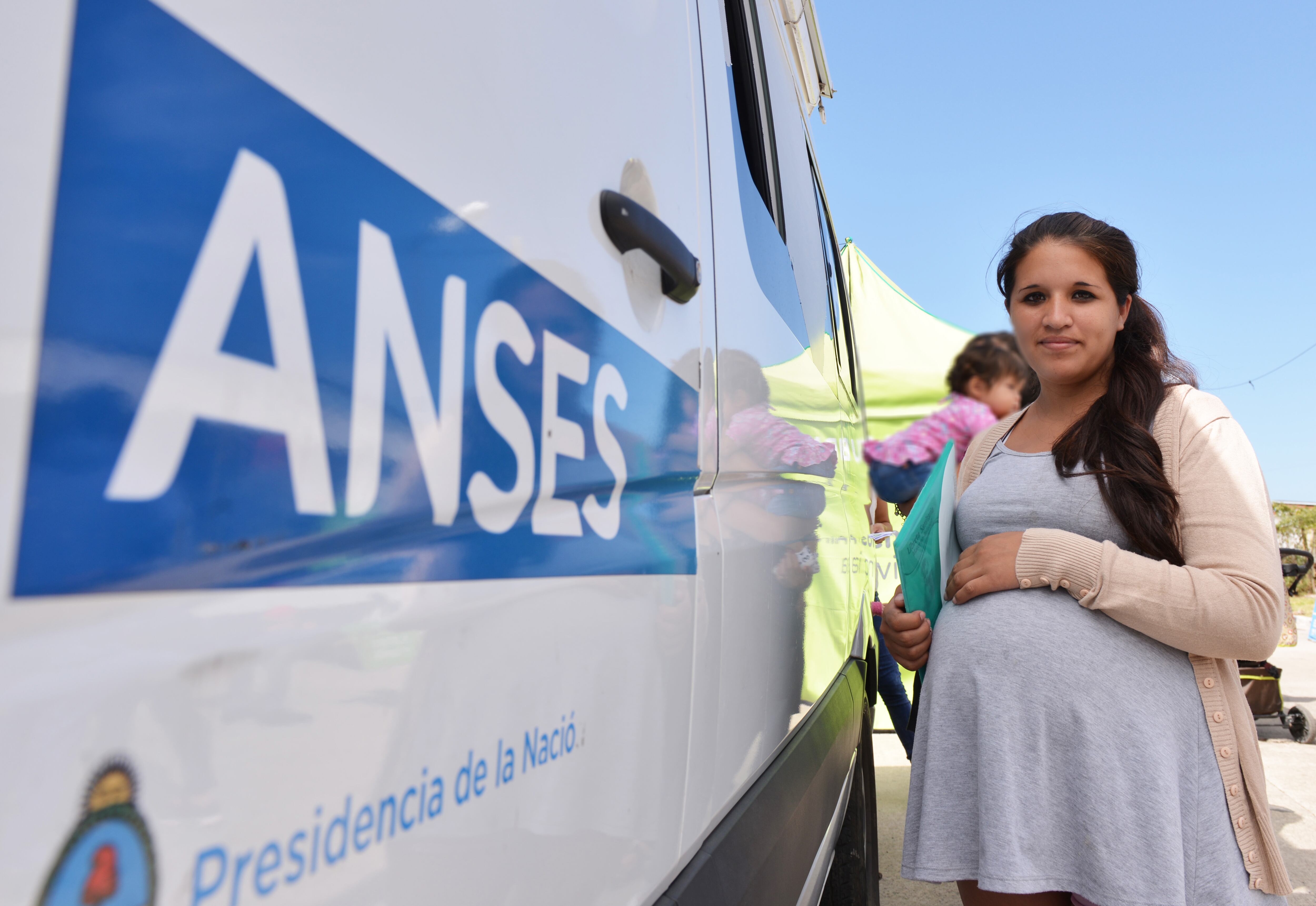 Anses jubilados niños embarazadas AUH planes sociales