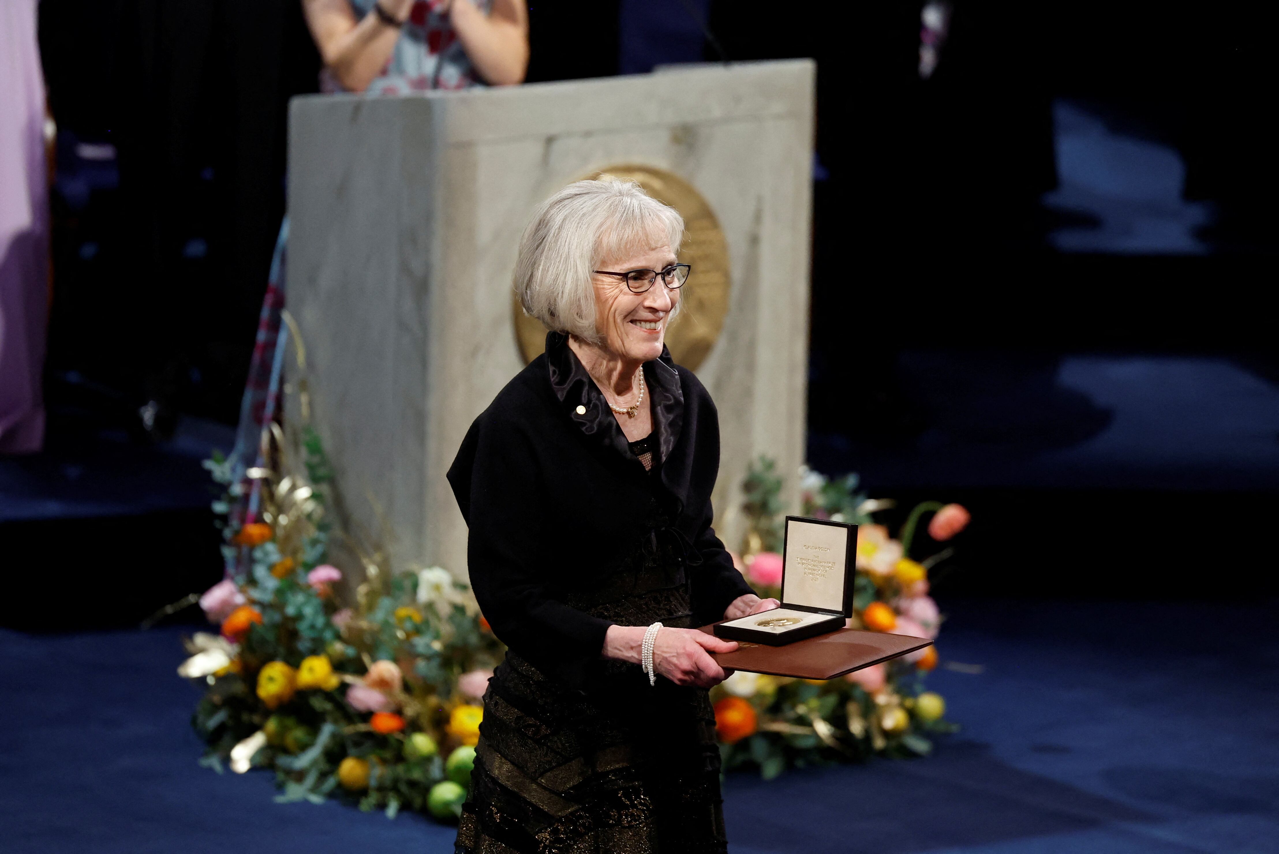 Claudia Goldin recibe el Premio Nobel de Ciencias Económicas de 2023 (Christine Olsson/TT News Agency/via REUTERS)