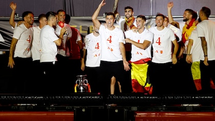 La prensa británica recoge el “desagradable momento” del “Gibraltar es español” de Rodrigo en la celebración de la Eurocopa: “¡Y Marruecos también!”