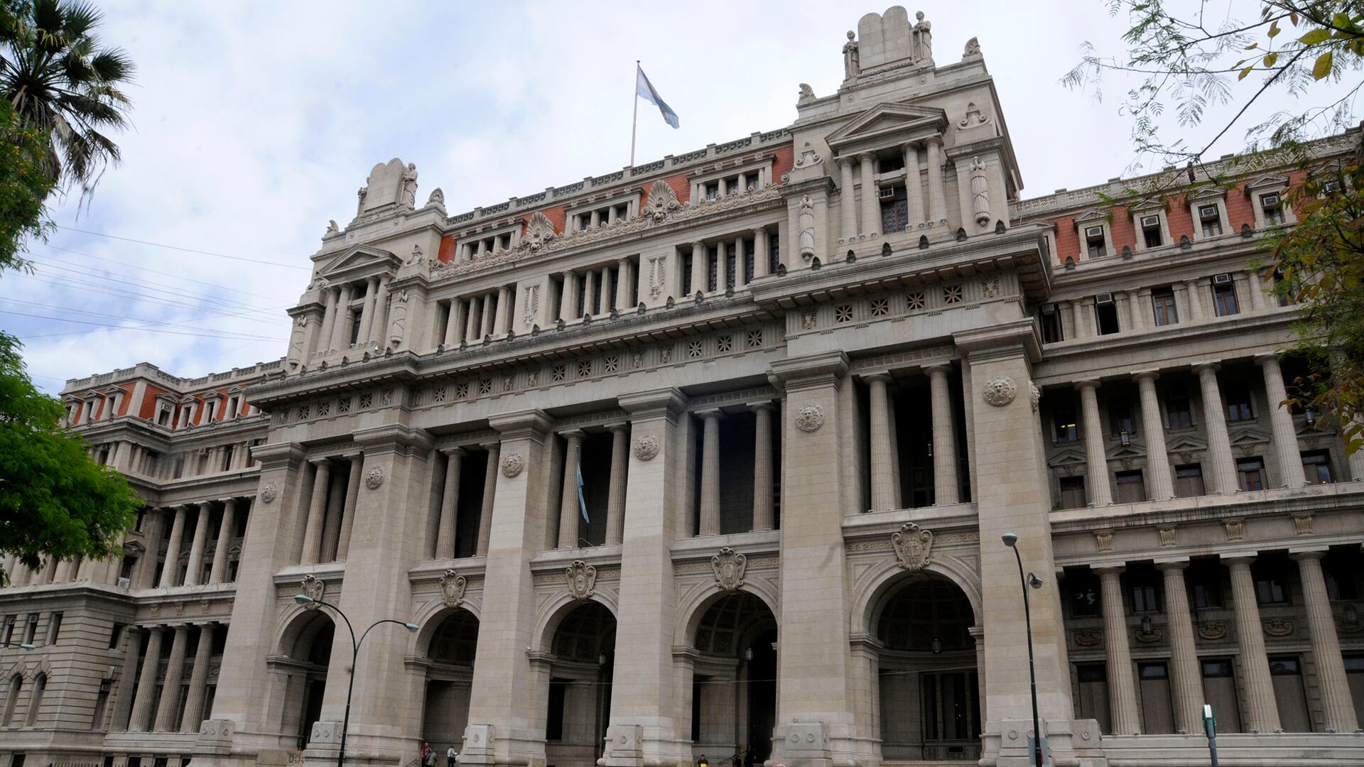 La Corte Suprema revocó un fallo de Casación que se había apartado de la normativa penal a la hora de fijar la pena de un condenado por contrabando de estupefacientes (Foto: NA/Hugo Villalobos)