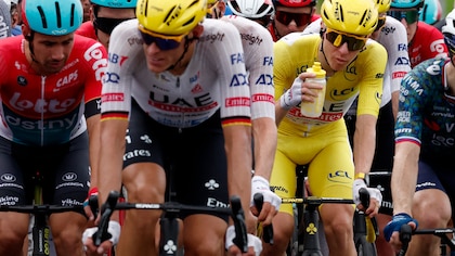 EN VIVO - etapa 10 del Tour de Francia, ya los ciclistas colombianos se encuentran en el remate final en Saint-Amand-Montrond