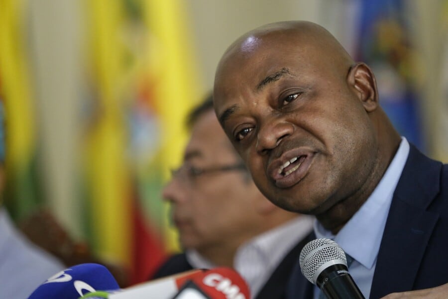 Embajador de Colombia en Estados Unidos, Luis Gilberto Murillo en el salón Gobelinos de la casa de Nariño. (Colprensa-Mariano Vimos).