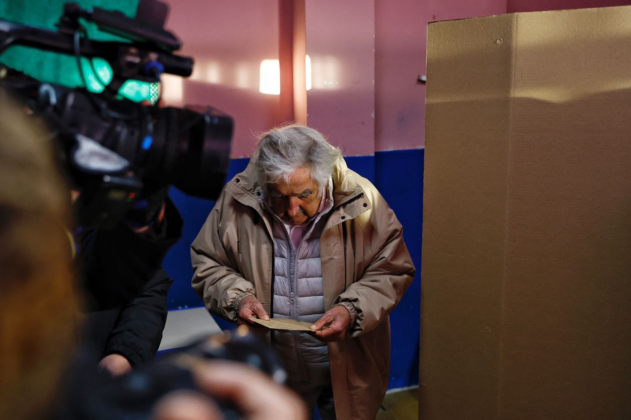 El expresidente José Mujica vota en las elecciones internas de Uruguay (MPP)