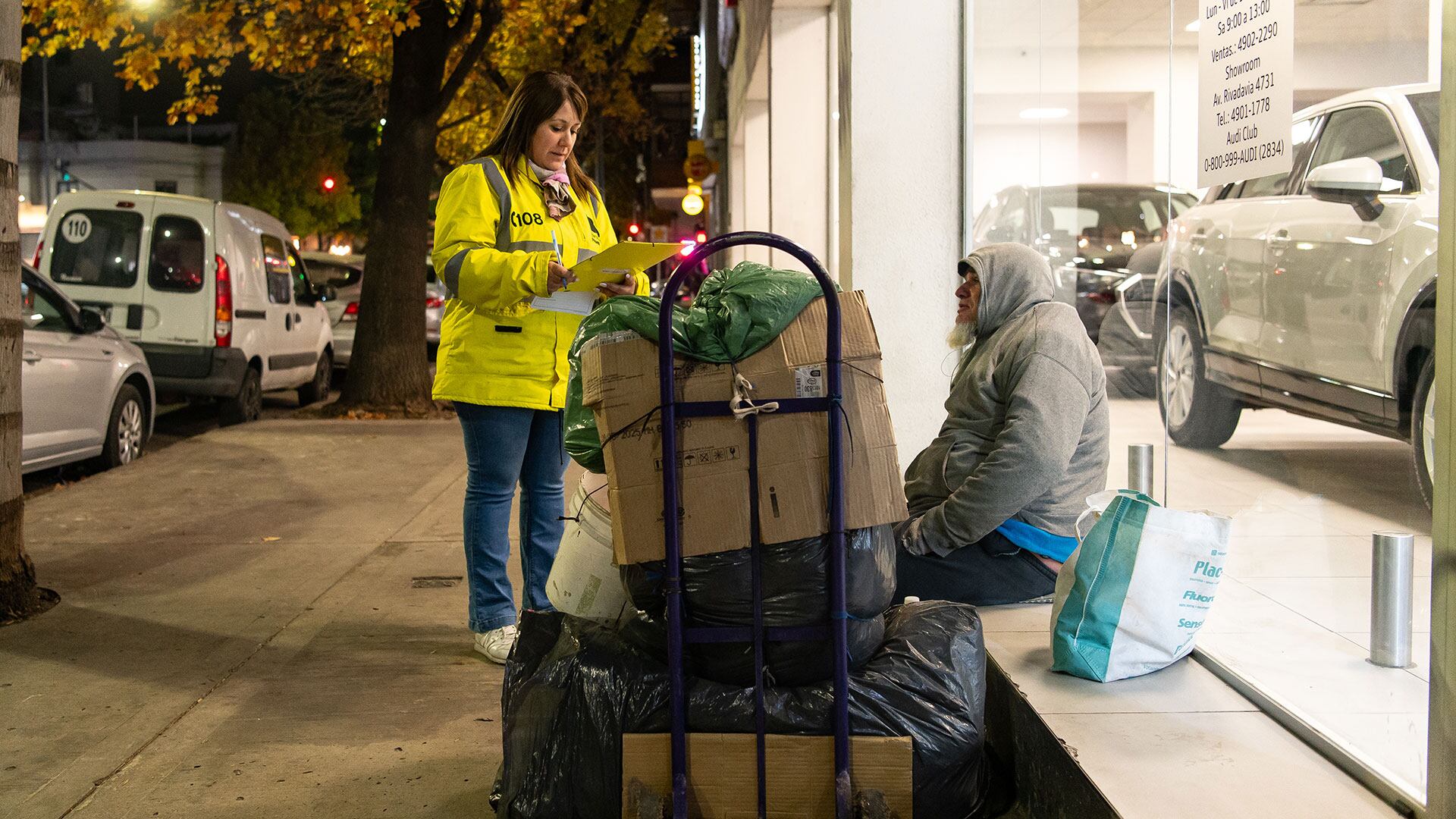 La Red de Atención del Ministerio de Desarrollo Humano y Hábitat porteño asiste a personas en situación de calle en plena ola de frío