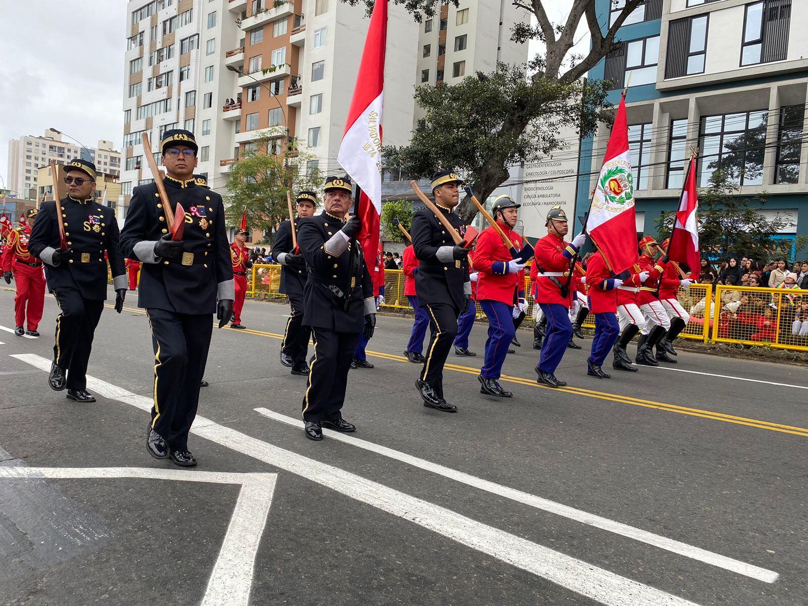 Gran desfile y Parada Militar en Perú por Fiestas Patrias | Infobae Perú / Clara Giraldo - Ricardo Mc Cubbin