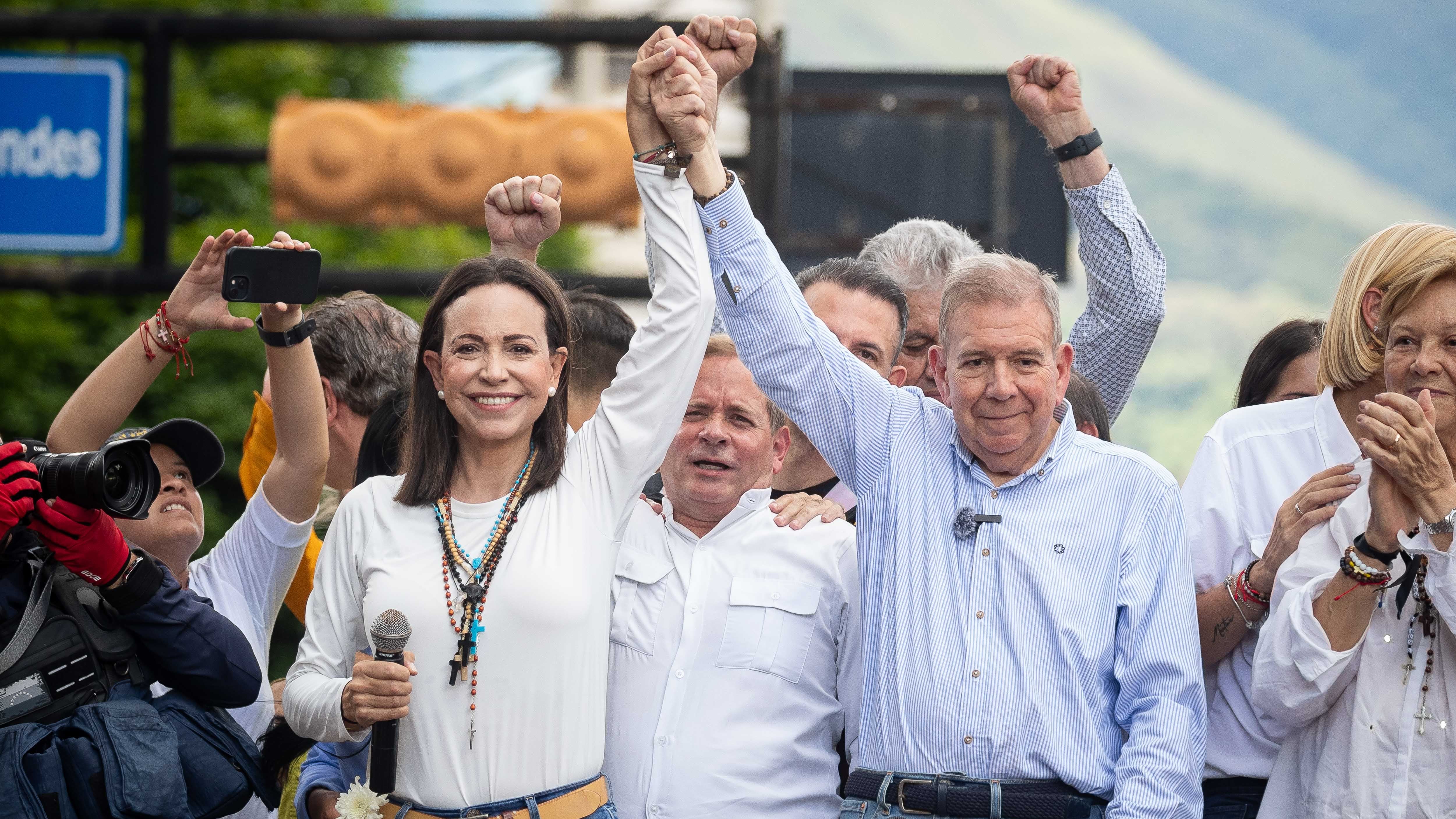 El regimen de Maduro no tiene límites políticos: forzó el exilio de Edmundo González Urrutia a España y persigue a María Corina Machado, líder de la oposición en Venezuela
