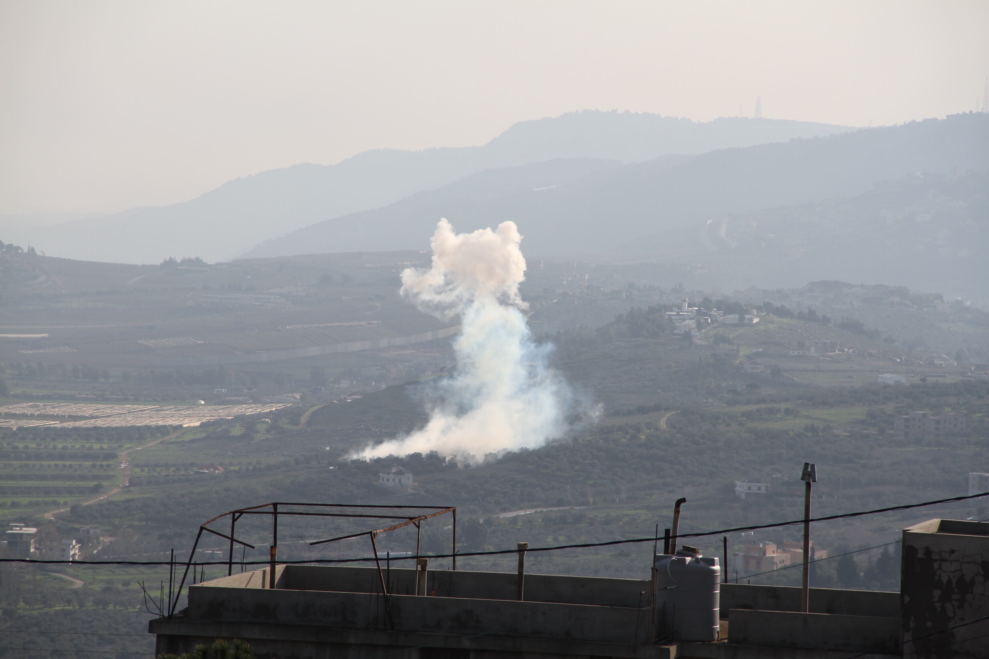 Las fuerzas israelíes y Hezbollah han intercambiado disparos a través de las fronteras desde el 8 de octubre de 2023, después del comienzo del conflicto entre Israel y Hamas (Europa Press/Contacto/Taher Abu Hamdan)