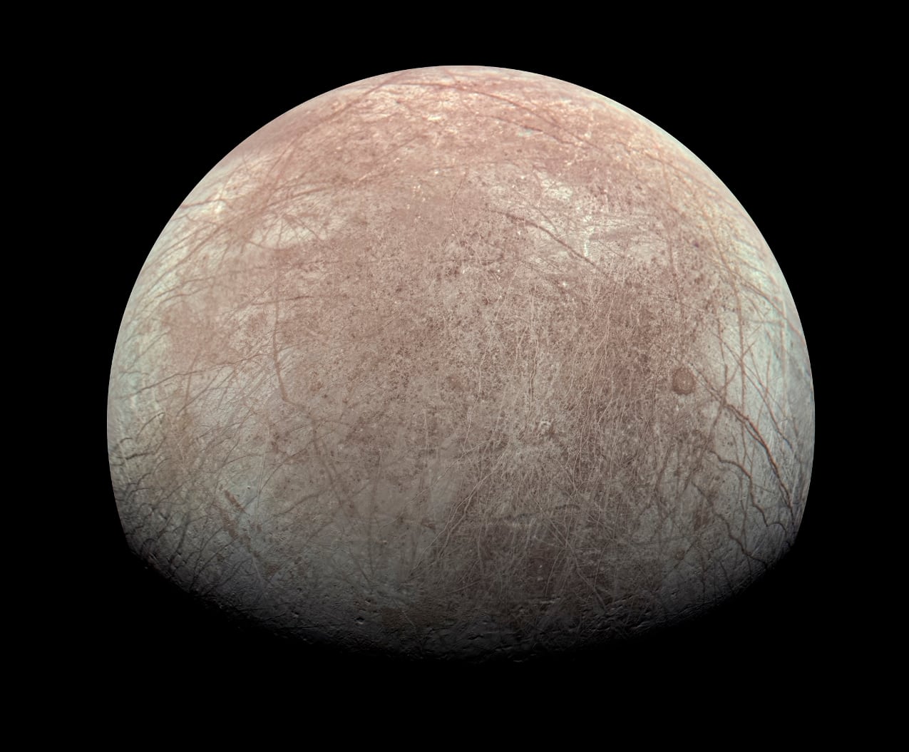 Esta imagen propocionada por la NASA y procesada por Kevin M. Gill muestra una fotografía de la luna Europa de Júpiter, captada el 29 de septiembre de 2022 por la nave Juno. (Kevin M. Gill/NASA/JPL-Caltech/SwRI vía AP, archivo)