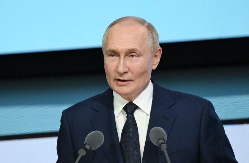 Vladimir Putin advirtió que si la OTAN autoriza a Ucrania el uso de misiles de largo alcance para golpear objetivos en territorio ruso significará que estará en guerra con Rusia (REUTERS)