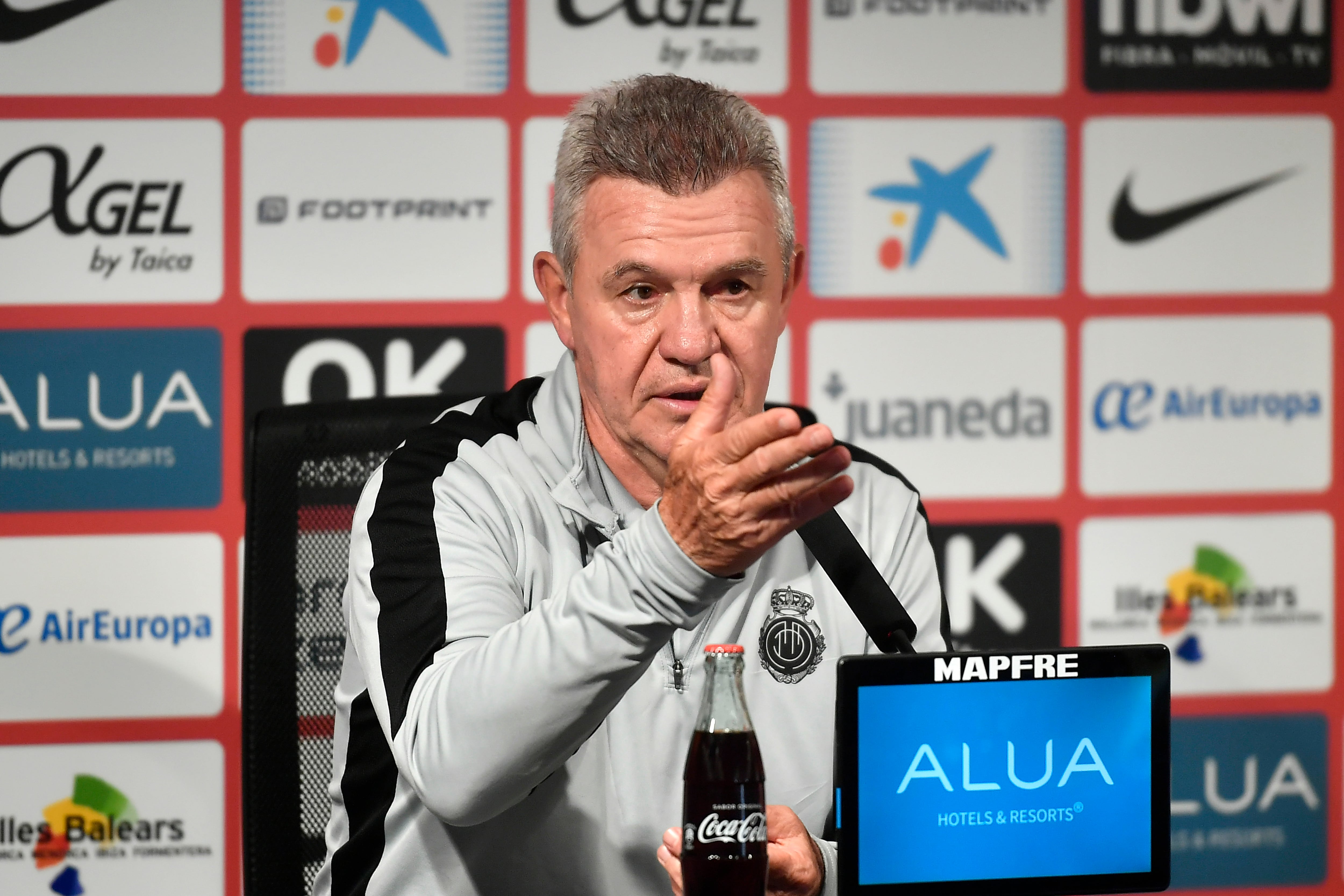 El técnico mexicano Javier Aguirre. EFE/ Miquel A. Borràs
