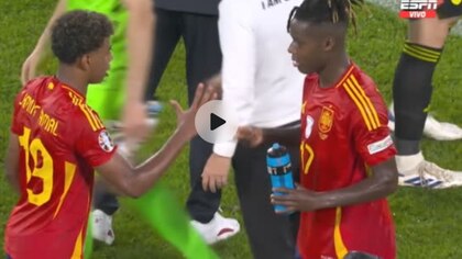 Llamativa escena en la Eurocopa: la disputa que Lamine Yamal y Nico Williams definieron en el “piedra, papel o tijera” tras la goleada de España 