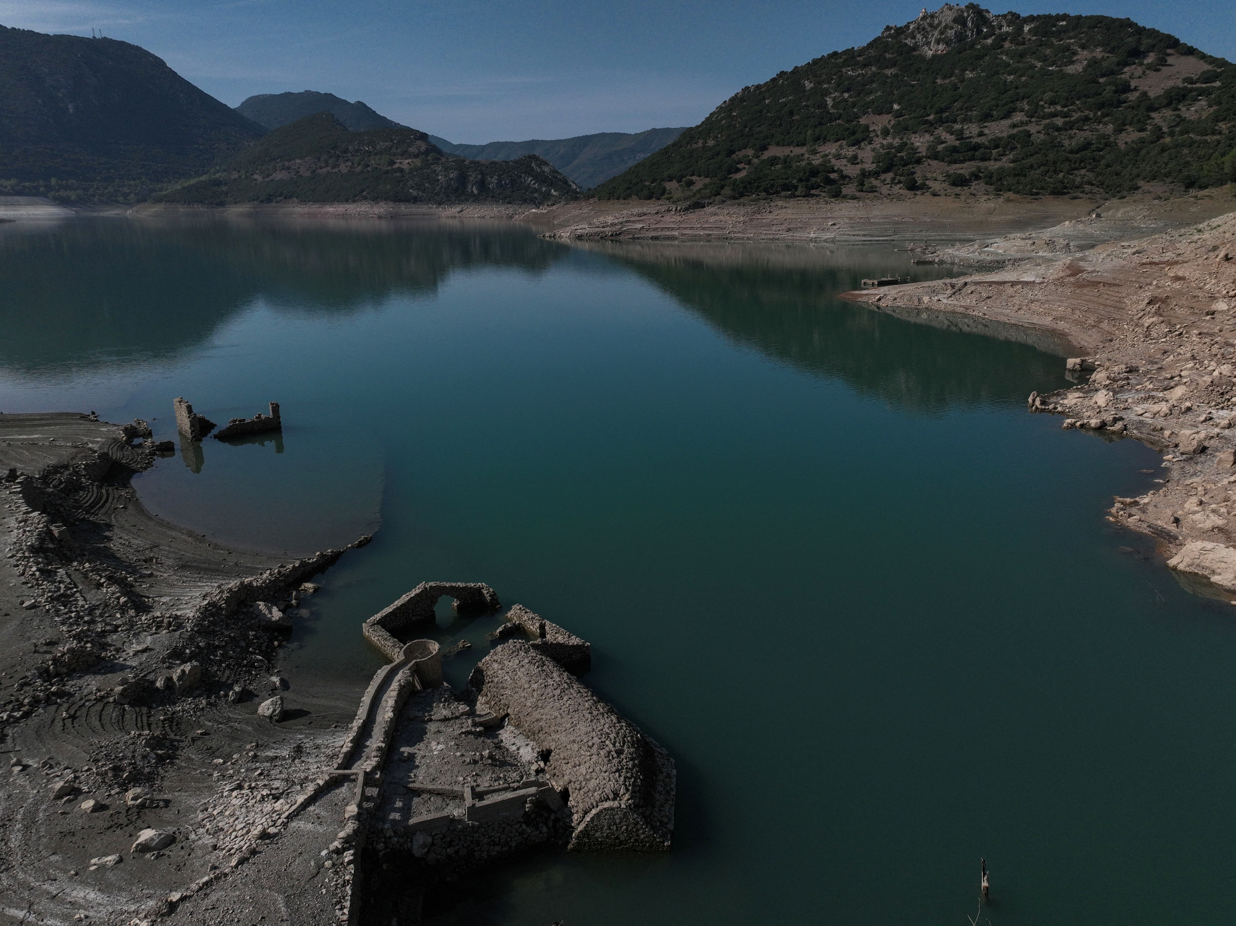 Kostas Koutsoumbas, vicealcalde, asegura que el agua bajó 40 metros este año (REUTERS/Stelios Misinas)