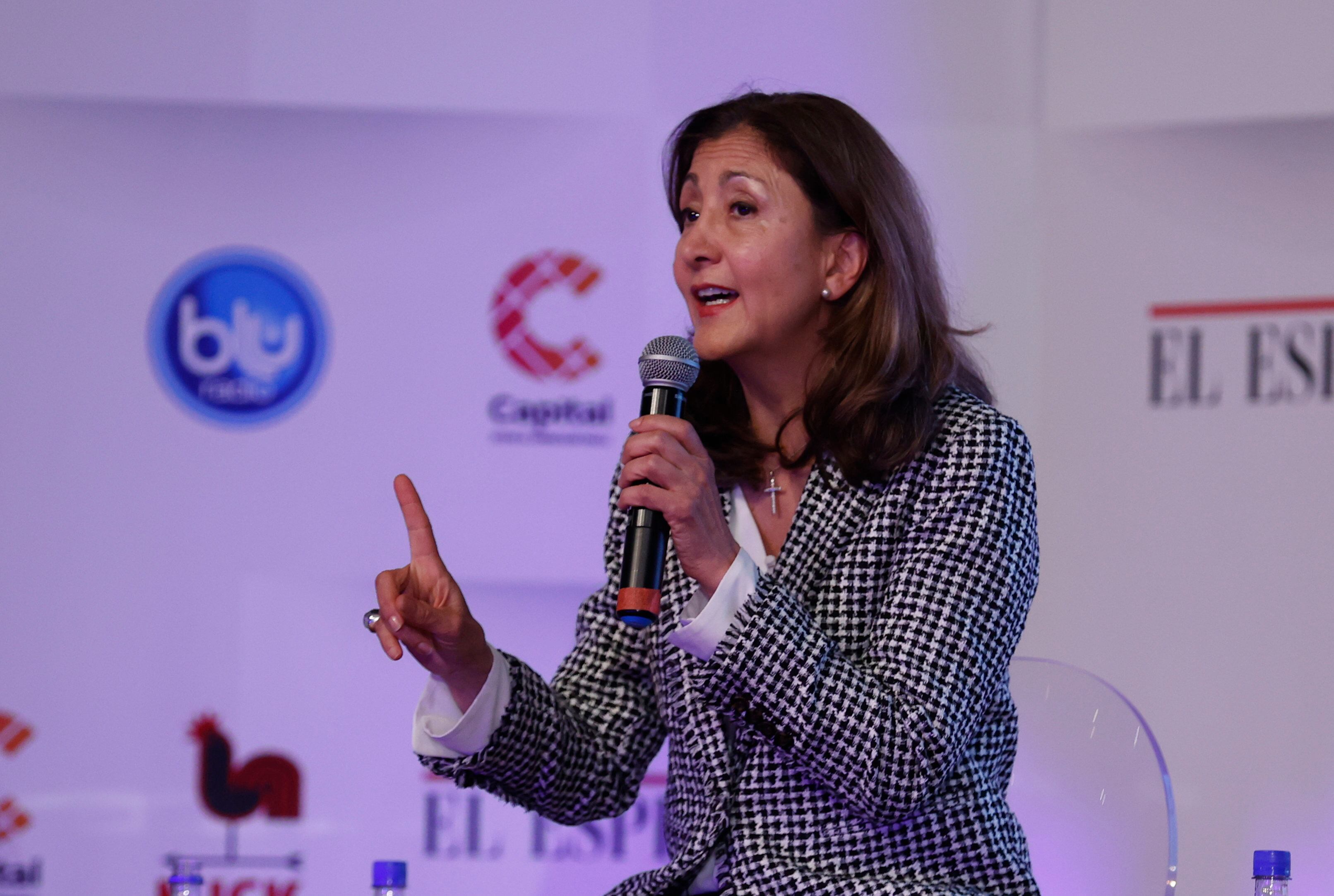 Tras ataque terrorista a batallón en Arauca, Ingrid Betancourt le envió fuerte mensaje al presidente Petro: “Desátele las manos a las Fuerzas Militares”