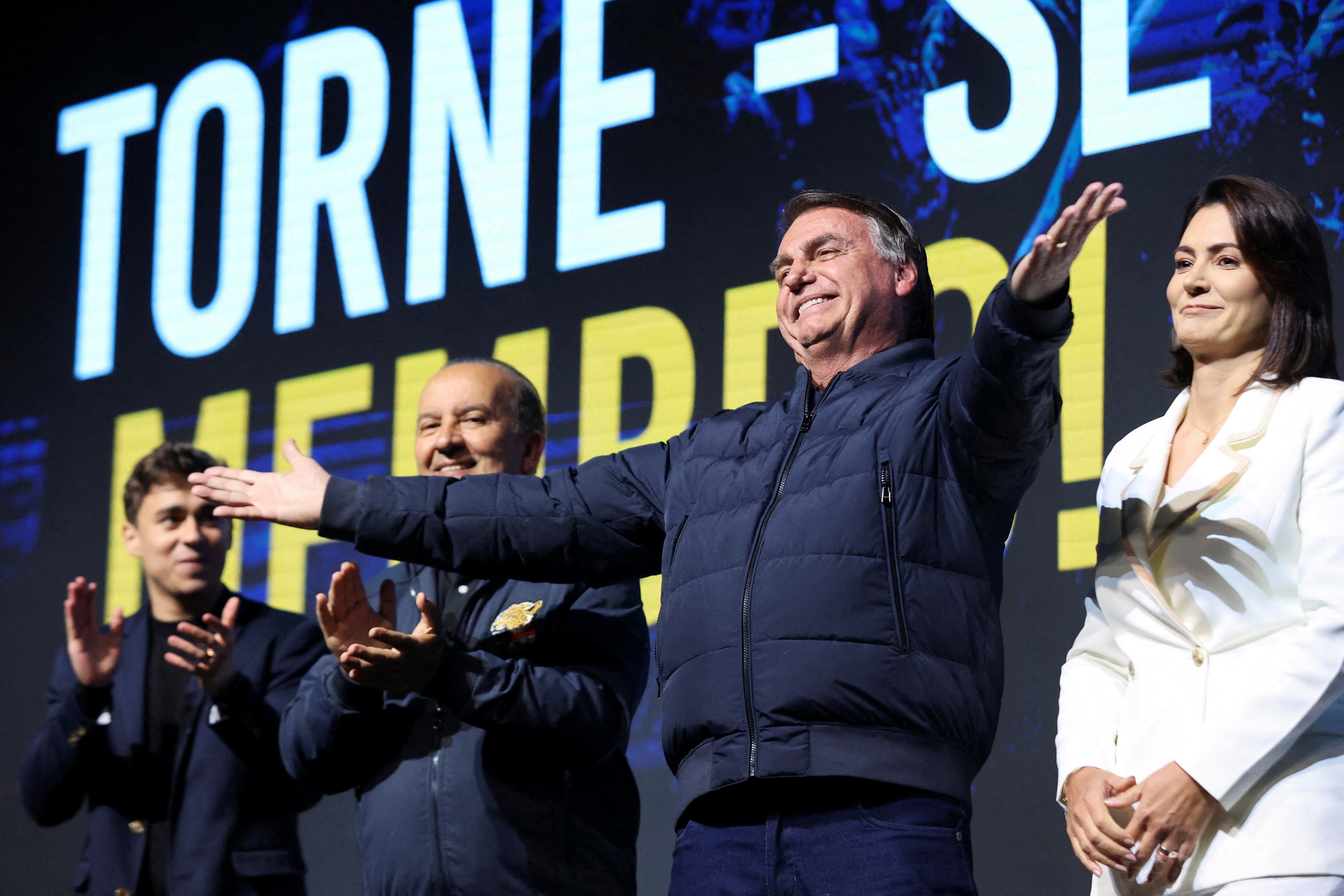 El ex presidente Bolsonaro y su esposa Michelle, en la apertura de la CPAC  