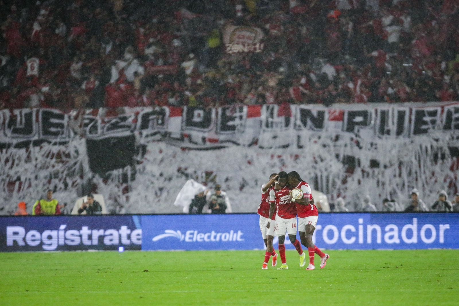 Independiente Santa Fe, subcampeón del primer semestre del fútbol colombiano, fue el equipo con mejor asistencia en la Liga BetPlay I-2024 - crédito Colprensa