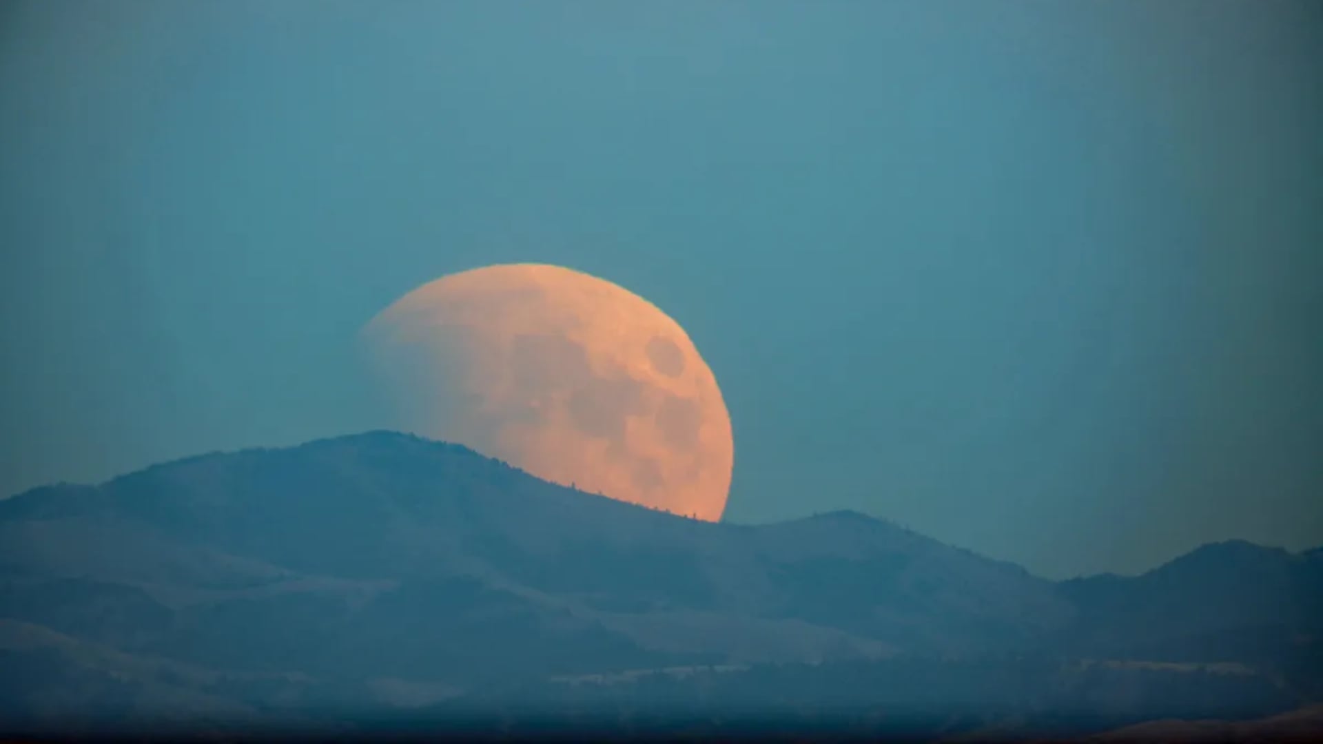 A mediados de septiembre veremos la combinación de dos eventos astronómicos, un eclipse lunar y una superluna.