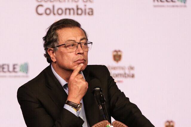 Cuando fue senador, Gustavo Petro, pedía investigar presidentes al CNE, ahora los acusa de golpe de estado - crédito Colprensa