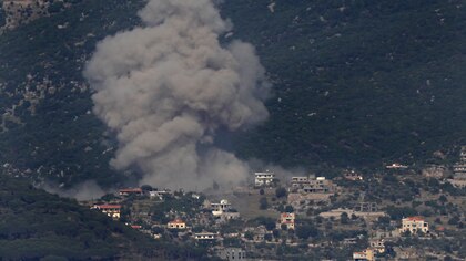 Aviones israelíes atacaron objetivos en Líbano tras la andanada de misiles que lanzó Hezbollah
