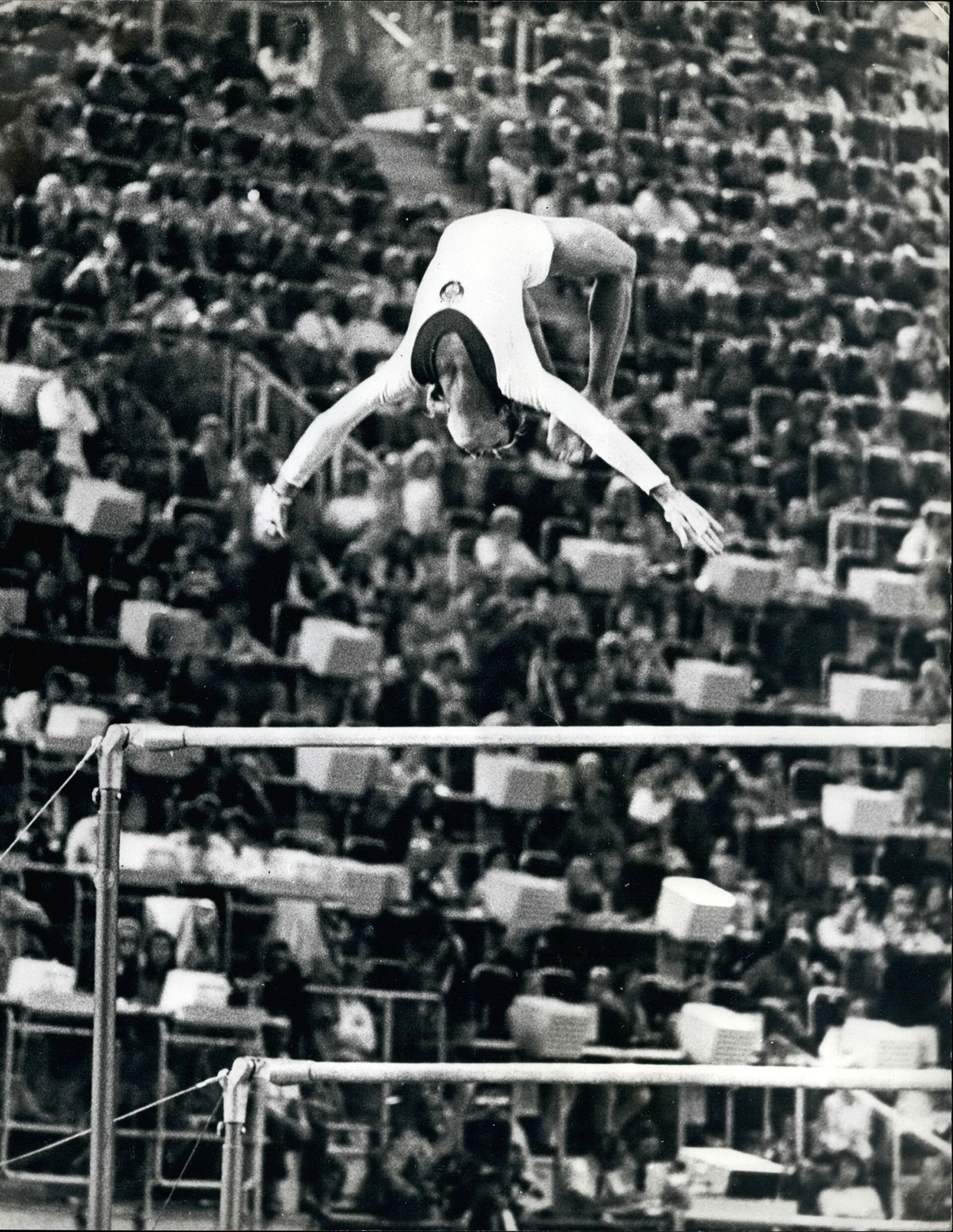 El salto prohibido de Olga Korbut que marcó a la gimnasia en los Juegos Olímpicos