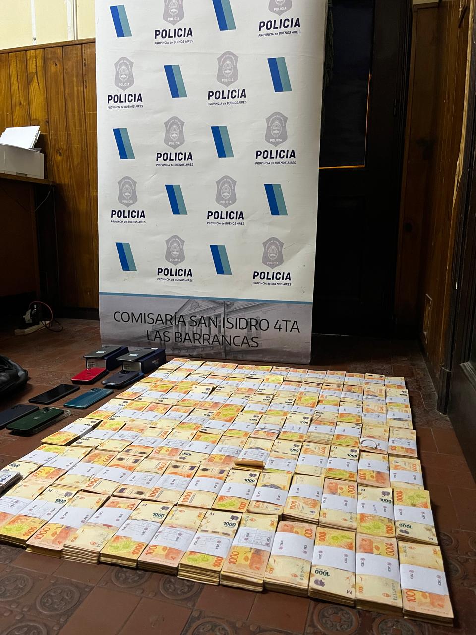 El caso de los primos que desaparecieron en Microcentro tras retirar 9 millones de pesos y los encontraron en una comisaría: los detenidos