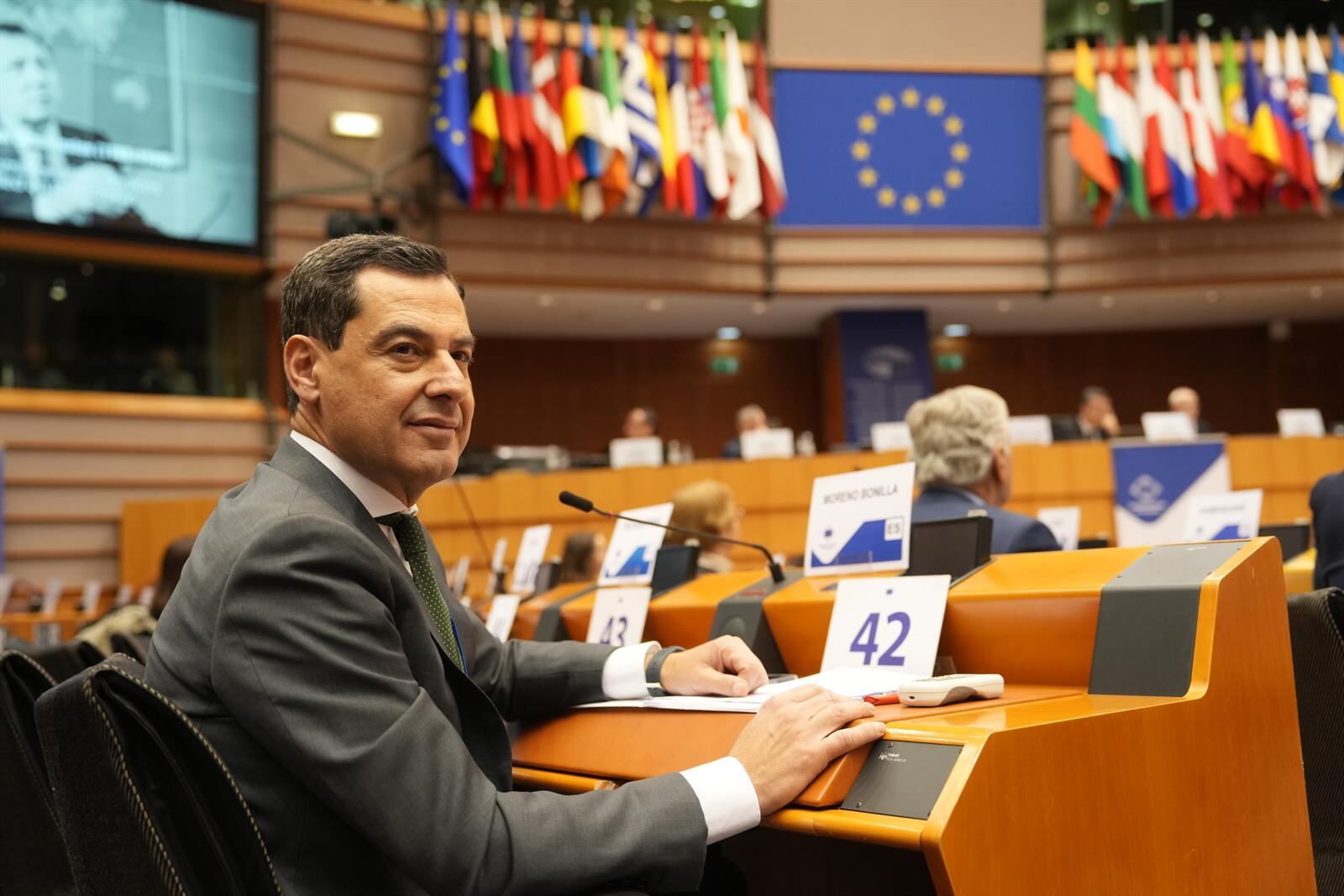 31/01/2024 Juanma Moreno, este miércoles durante la defensa del dictamen sobre Pacto Verde y Salud,  ante el pleno del Comité de las Regiones de la UE
ESPAÑA EUROPA ANDALUCÍA POLÍTICA
JUNTA DE ANDALUCÍA
