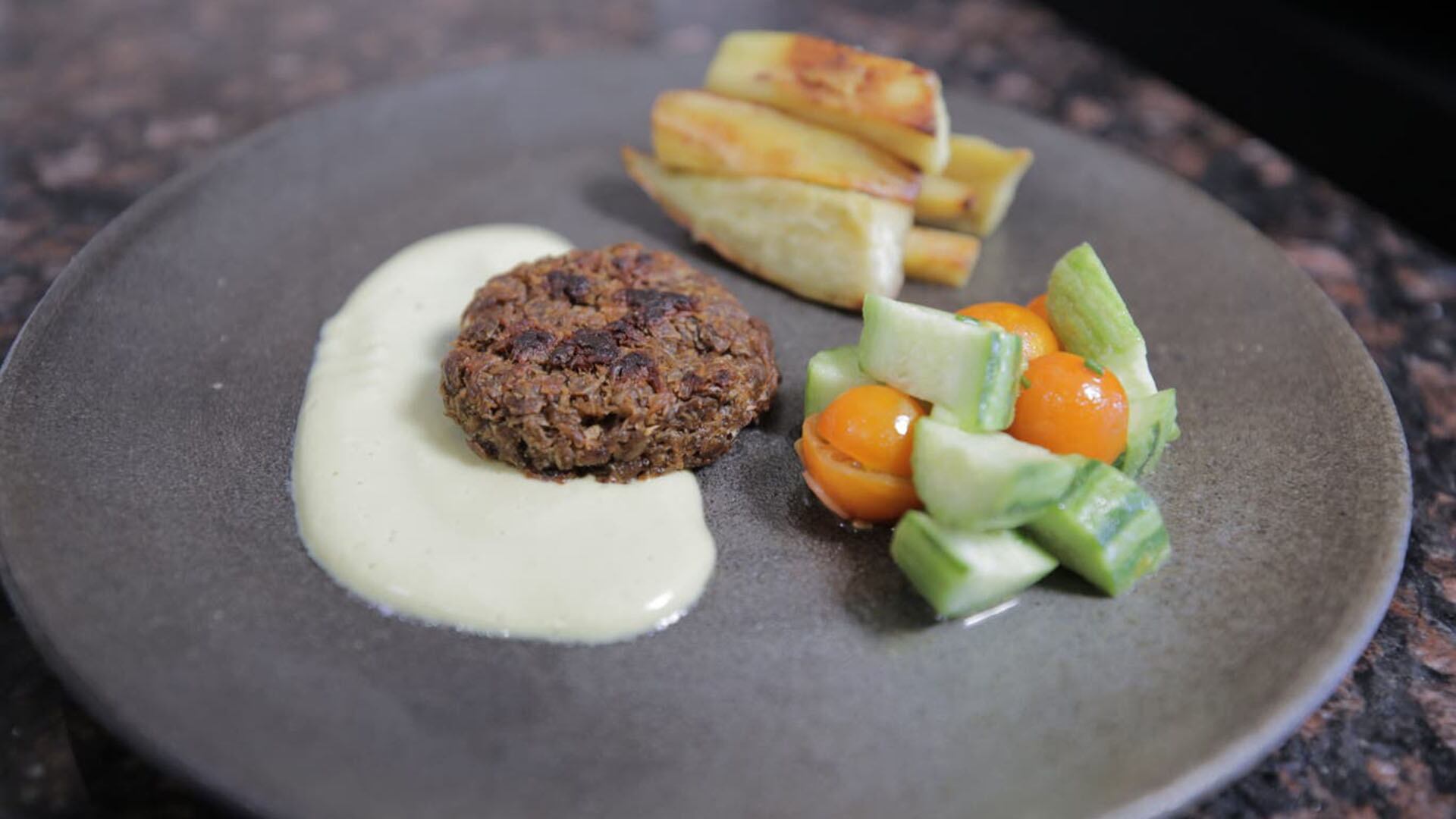 Un hongo esponjoso y anaranjado podría transformar los desechos alimentarios en platos sabrosos