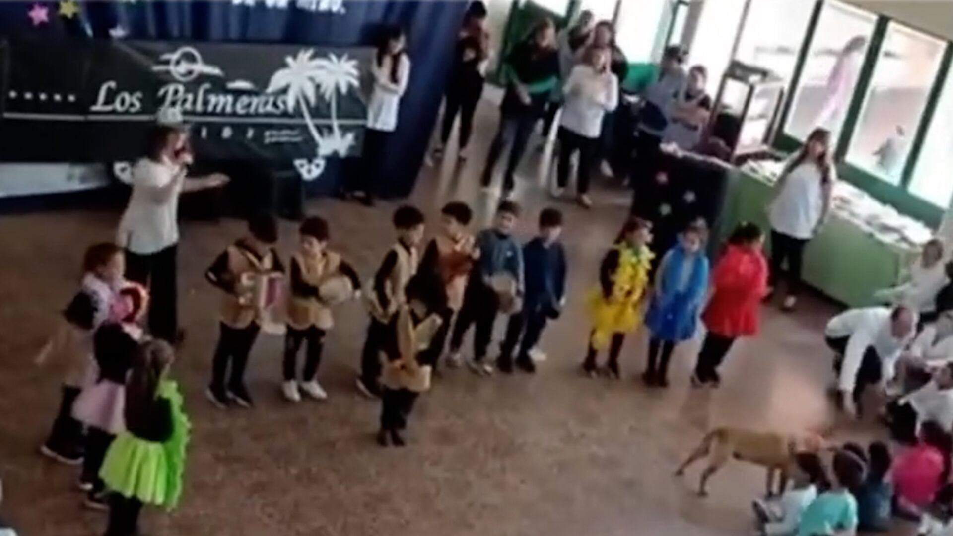 El tierno gesto del cantante de Los Palmeras con un colegio de Cachalquí