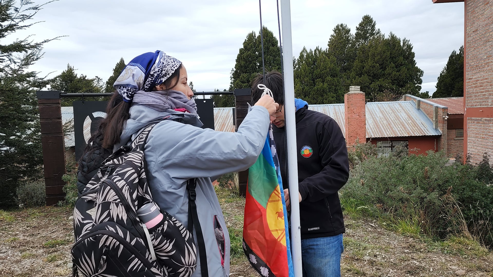 Bandera mapuche en escuelas de Neuquén y Río Negro
