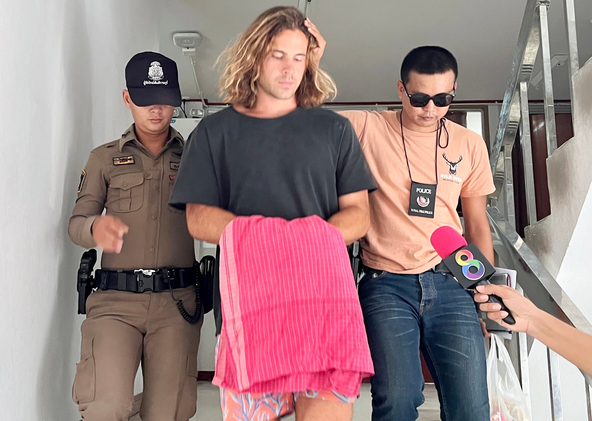 Fotografía de archivo del español daniel Sancho tras ser detenido por la policía de Tailandia. (EFE/EPA/SOMKEAT RUKSAMAN)
